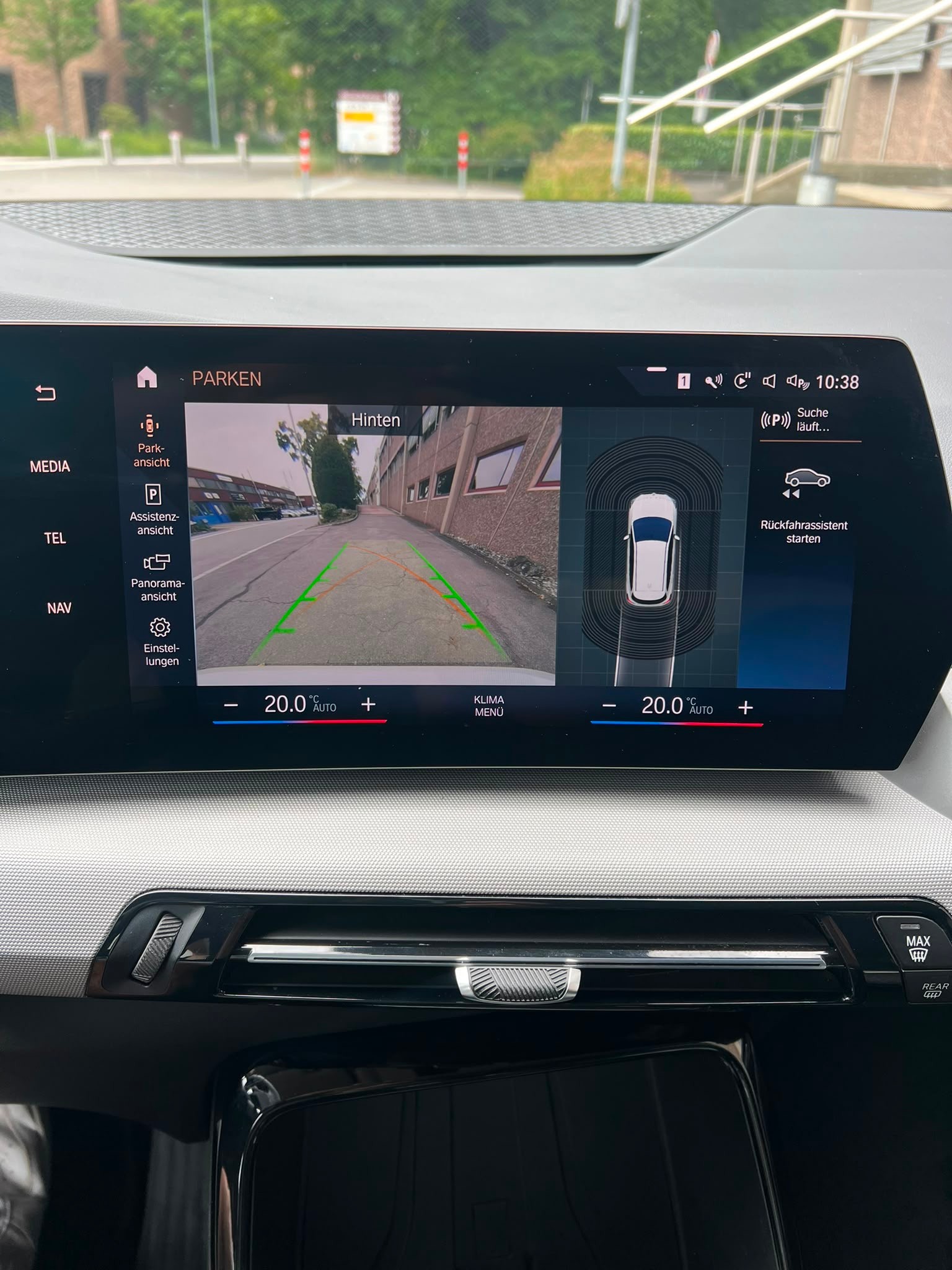 BMW 218d Active Tourer DKG-image-18