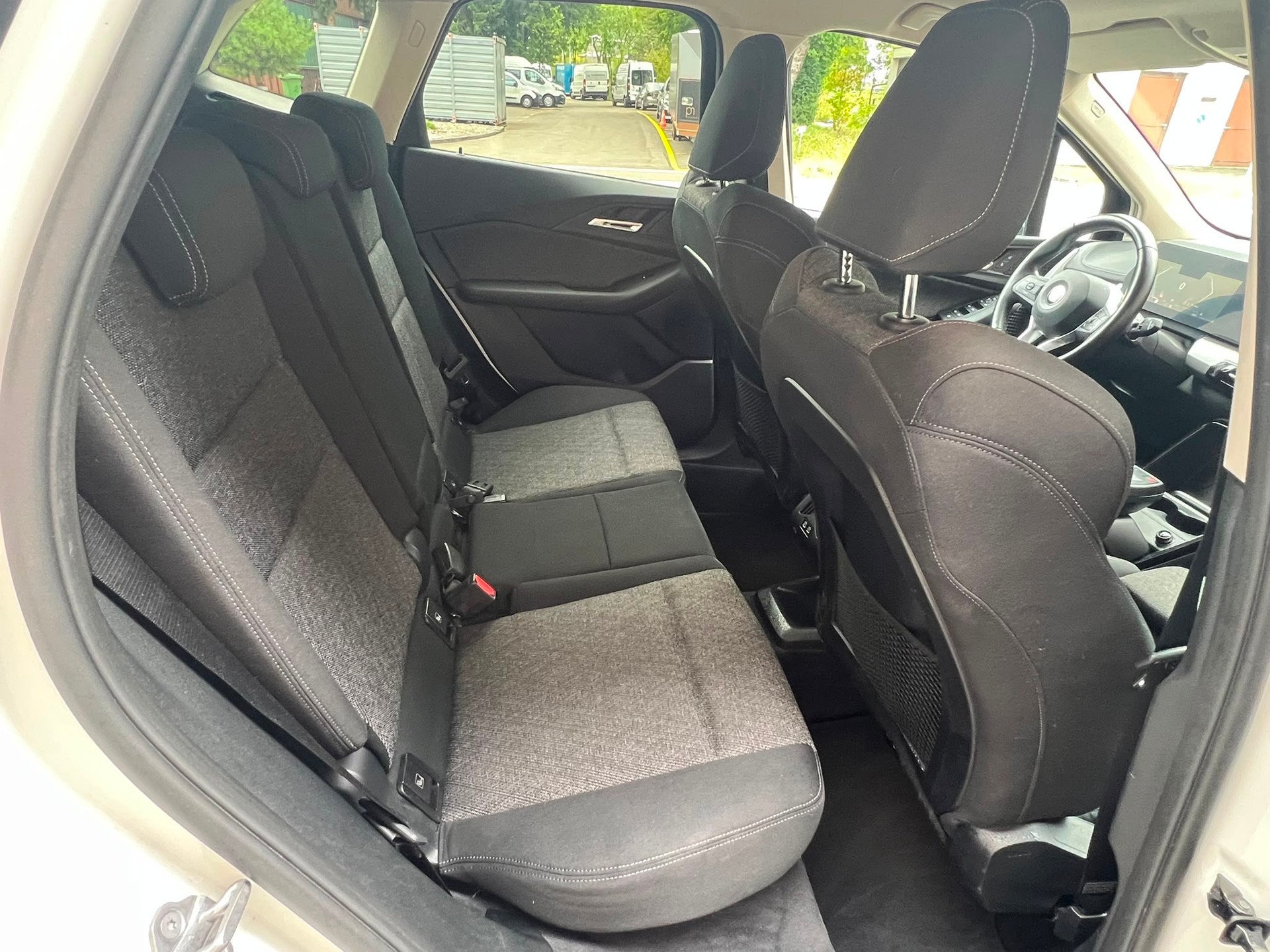 BMW 218d Active Tourer DKG-image-21