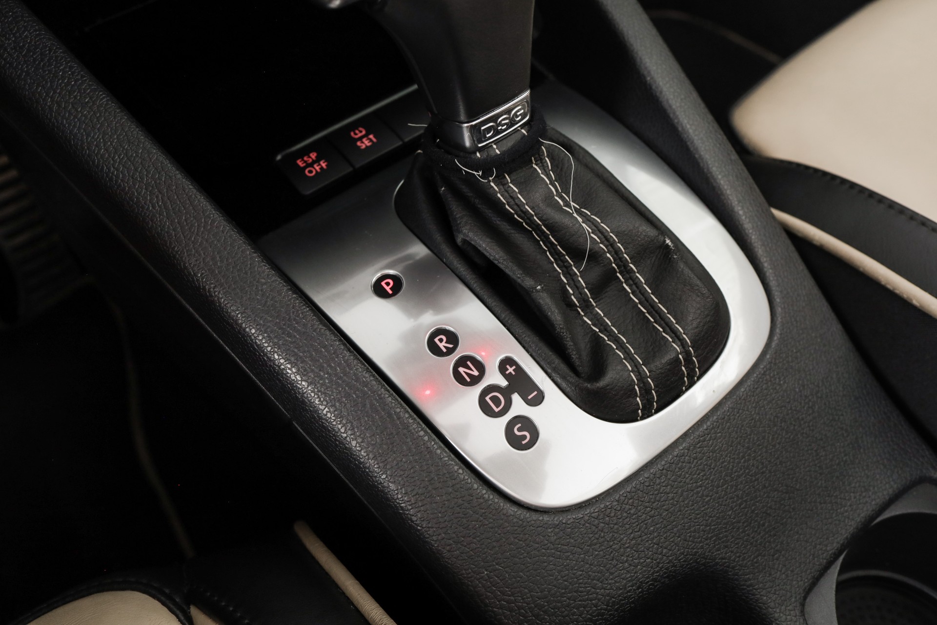 VW Eos 2.0 FSI Turbo-image-21