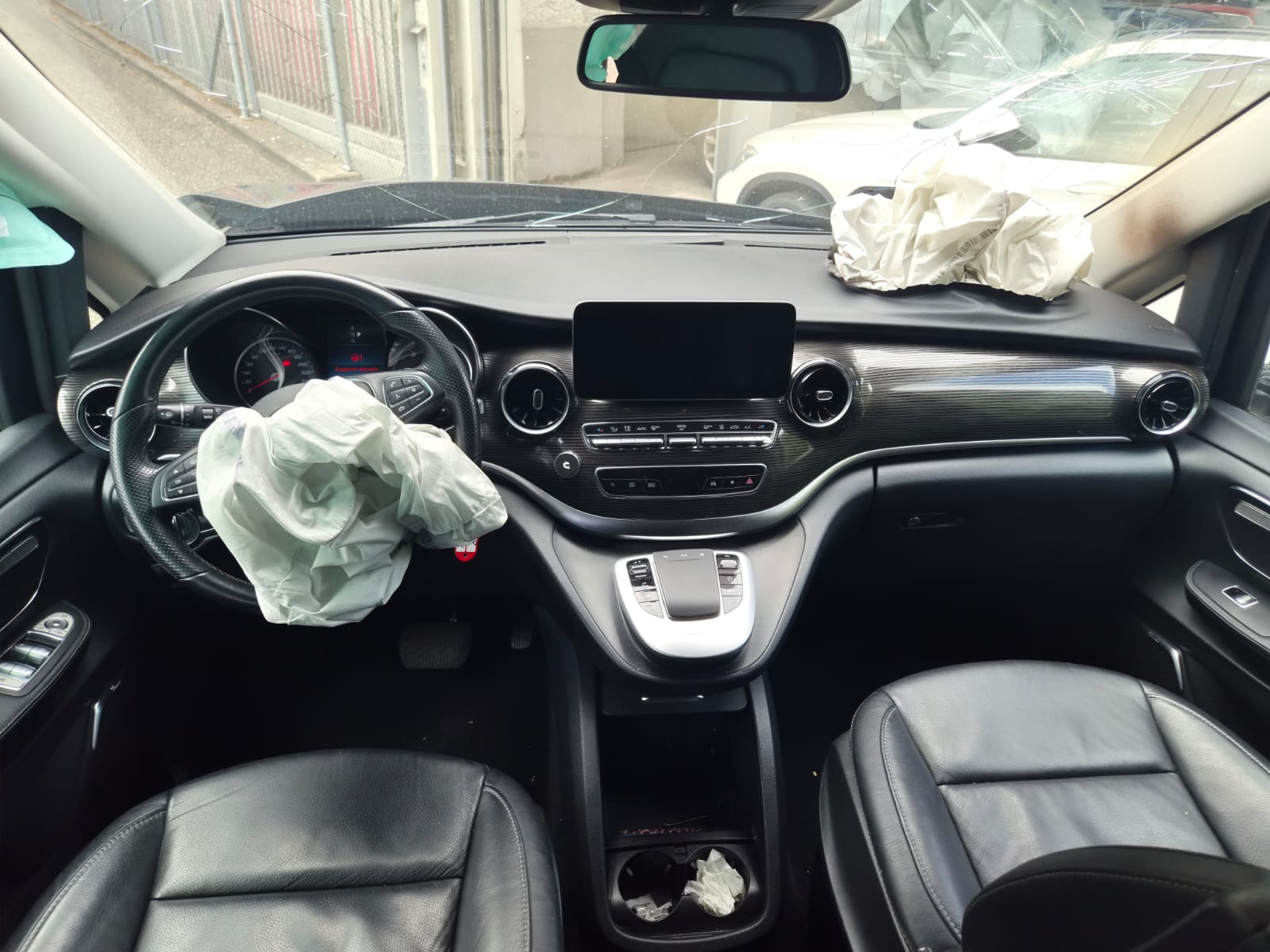 MERCEDES-BENZ V 300 d extralang Avantgarde 9G-Tronic-image-9