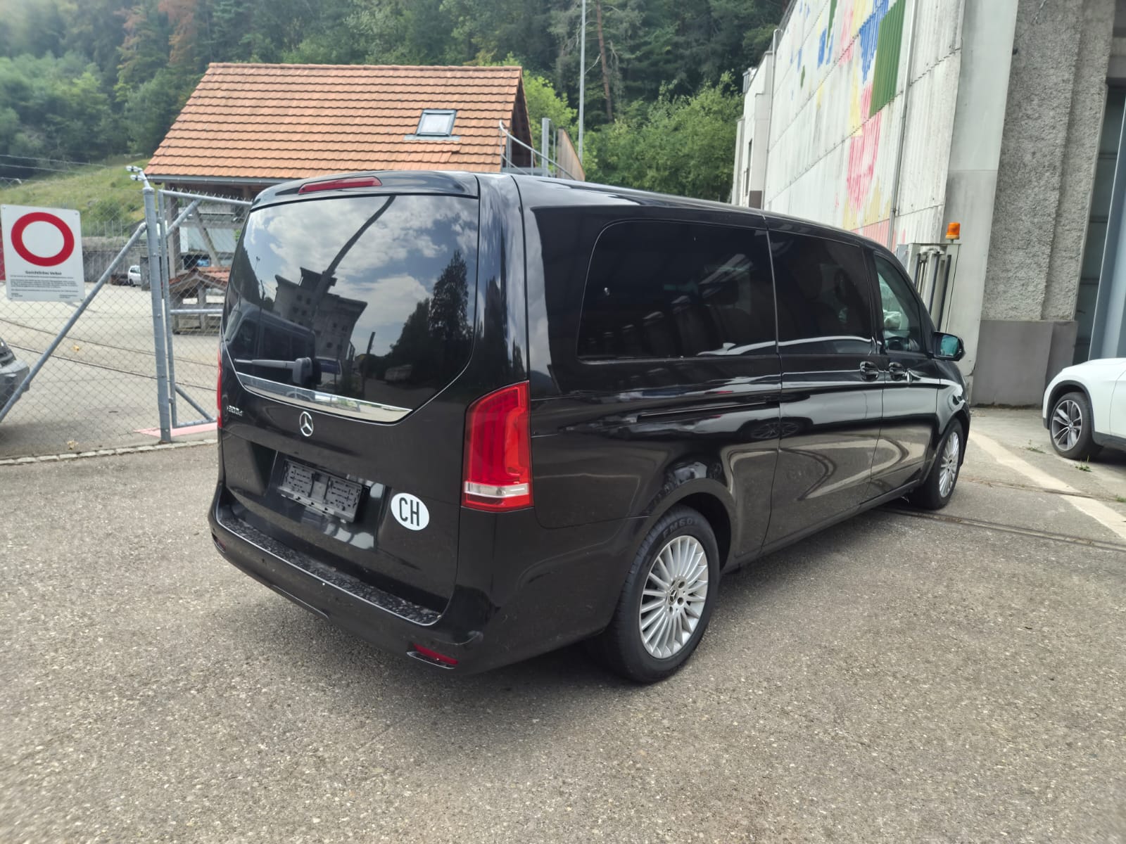 MERCEDES-BENZ V 300 d extralang Avantgarde 9G-Tronic-image-2