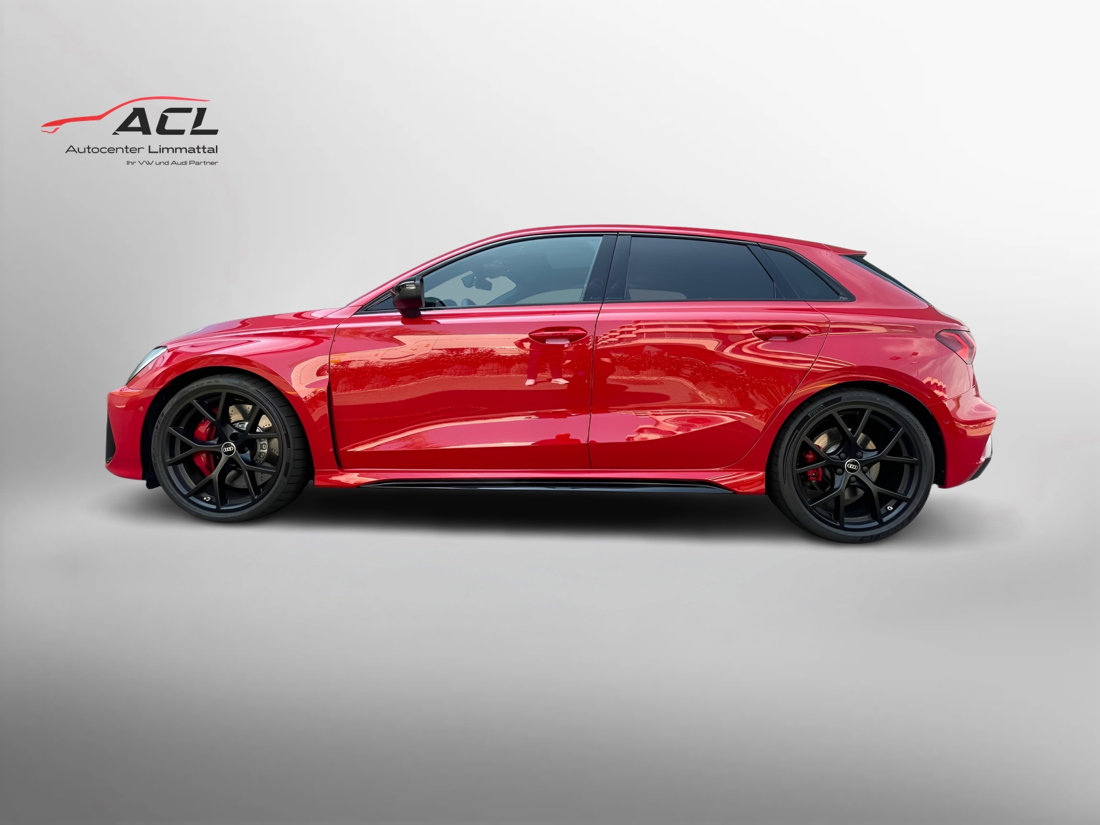 AUDI RS3 Sportback 2.5 TSI quattro S-tronic-image-2