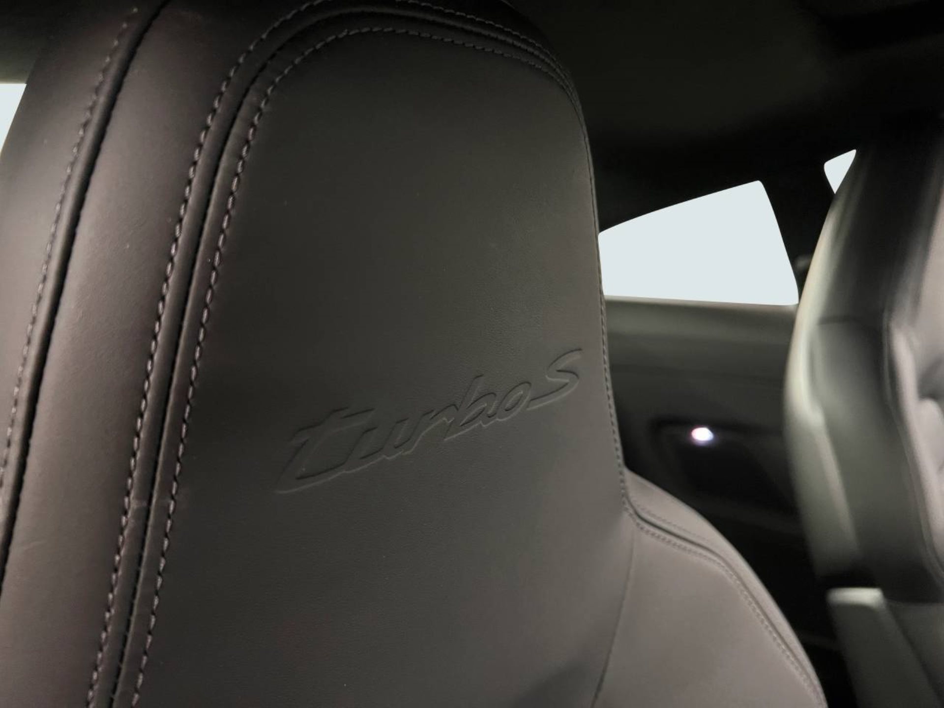 PORSCHE 911 Turbo S-image-20
