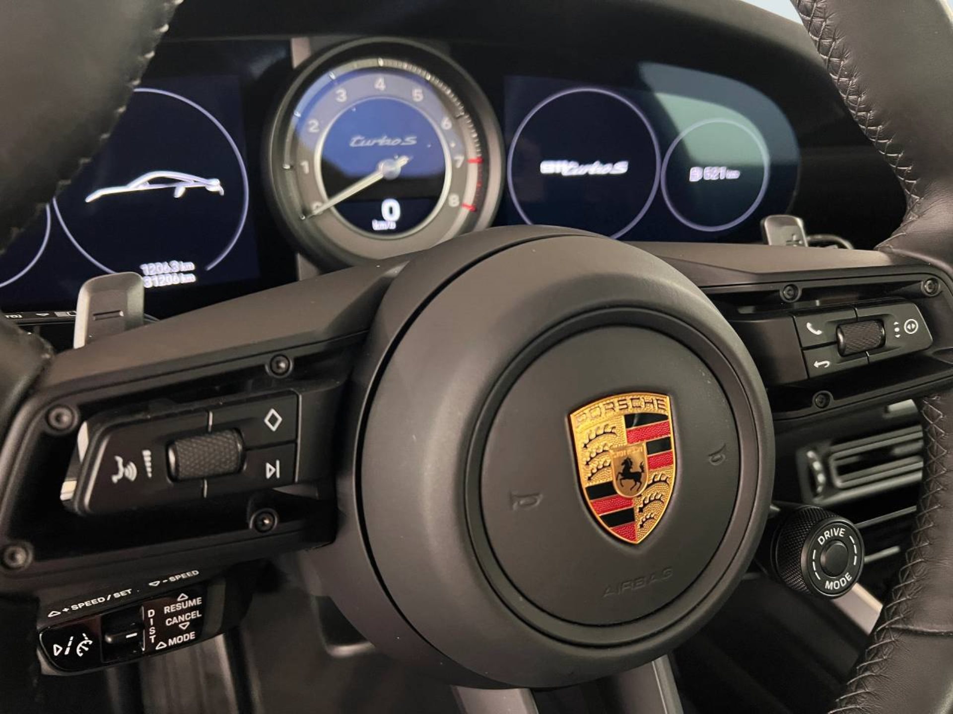 PORSCHE 911 Turbo S-image-15