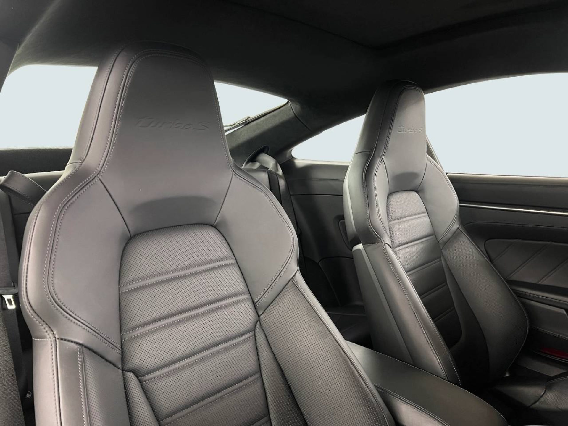 PORSCHE 911 Turbo S-image-19
