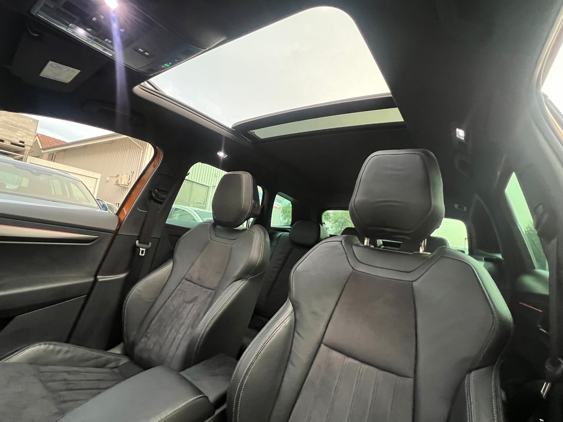 SKODA Karoq 2.0 TDI CR Sport Line 4x4 DSG-image-13