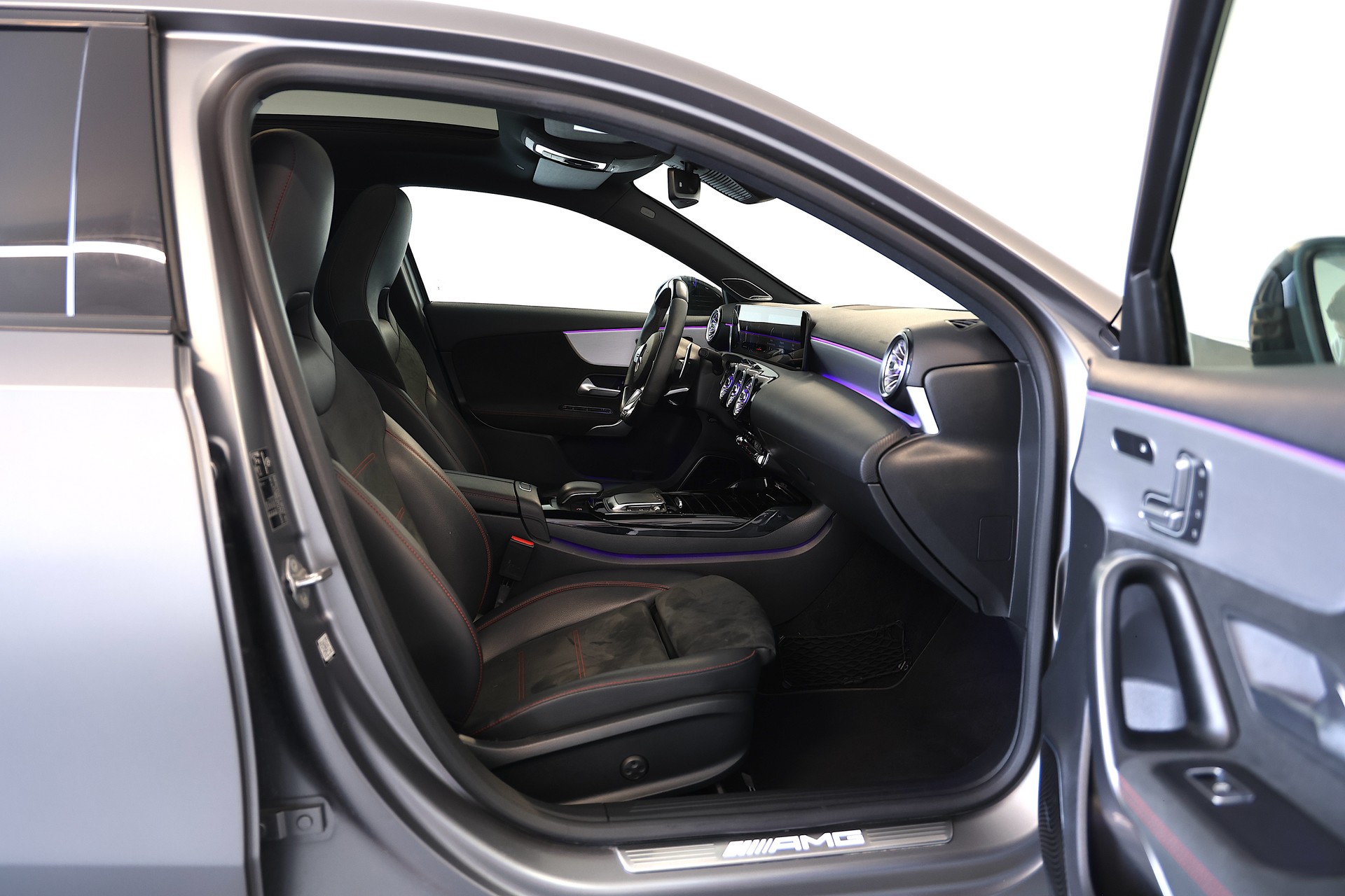 MERCEDES-BENZ A 45 S AMG 4matic+ *Akrapovic*-image-13