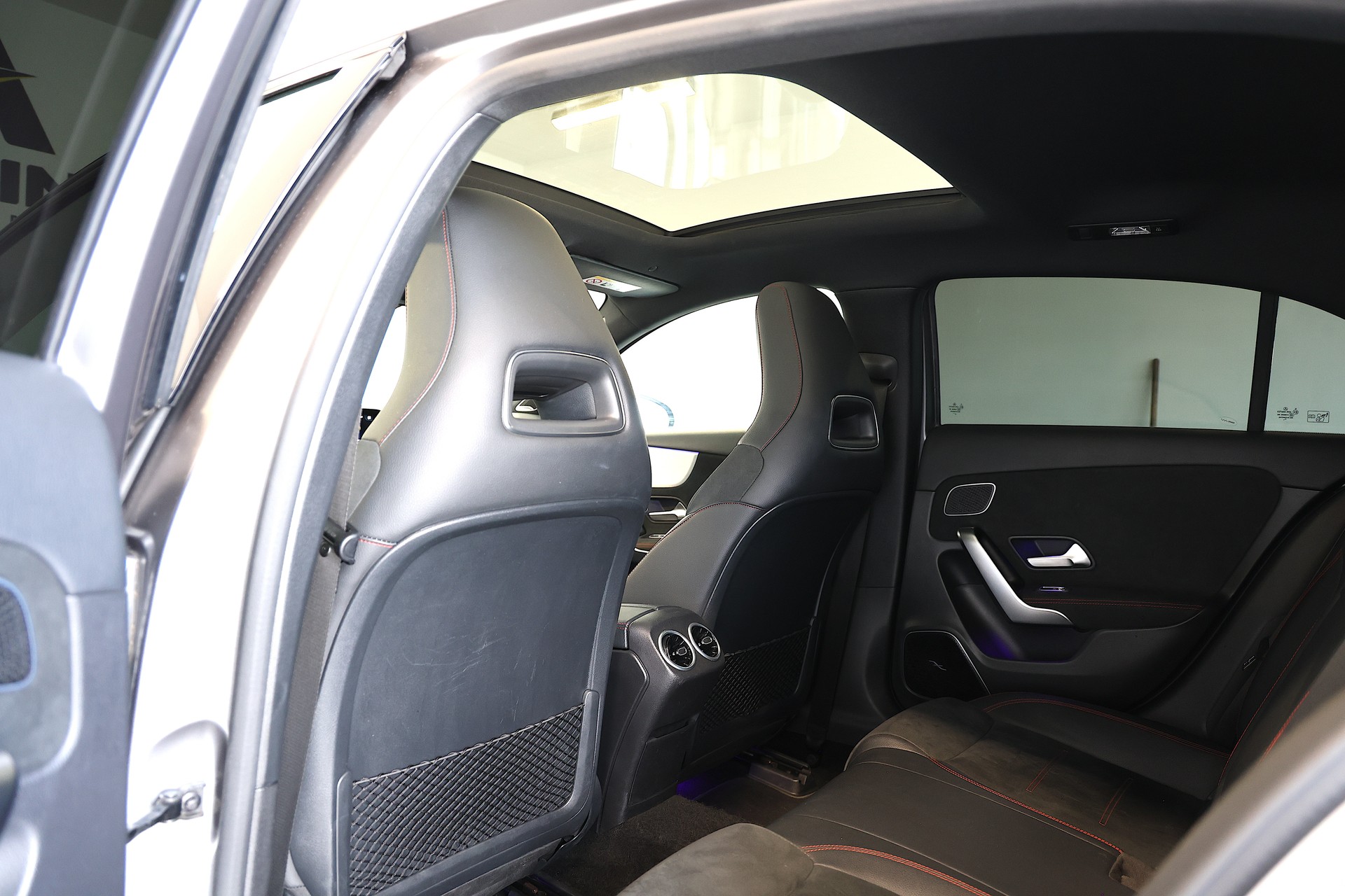 MERCEDES-BENZ A 45 S AMG 4matic+ *Akrapovic*-image-17