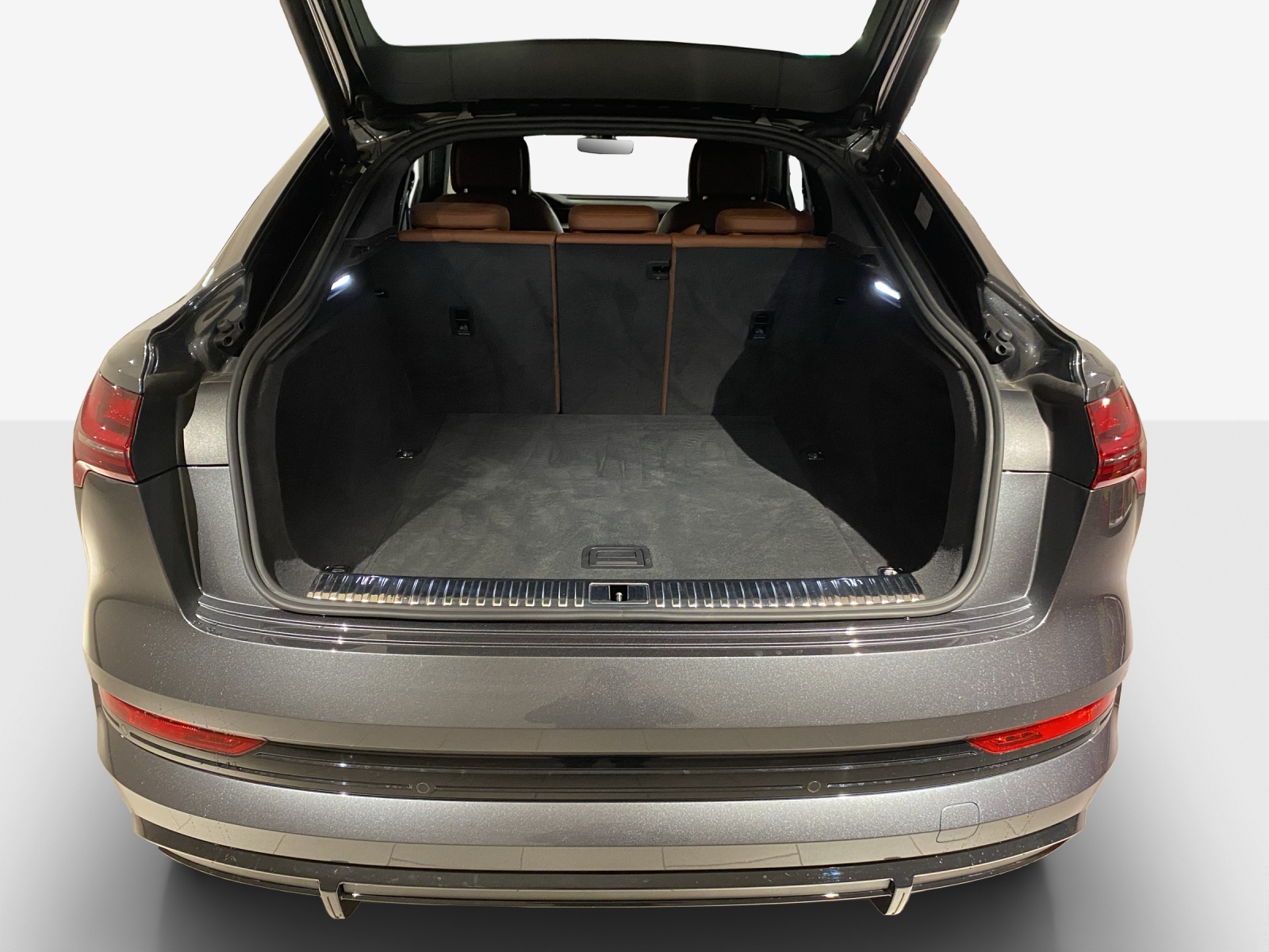 AUDI e-tron 55 Sportback S Line quattro-image-13