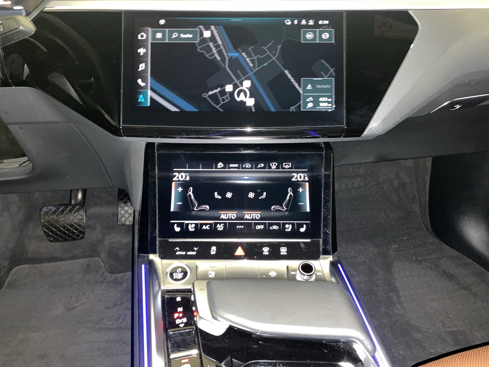 AUDI e-tron 55 Sportback S Line quattro-image-11