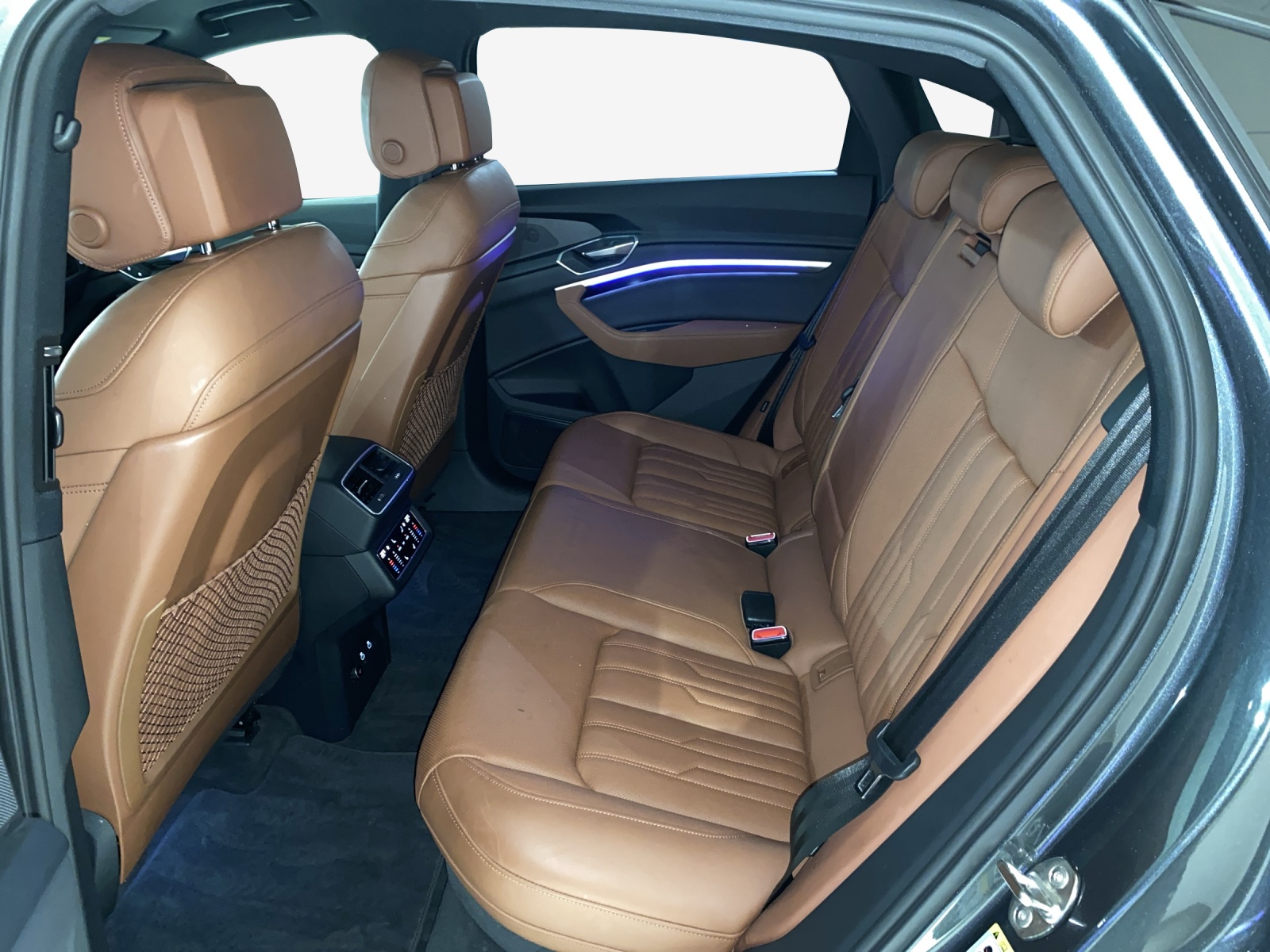 AUDI e-tron 55 Sportback S Line quattro-image-12
