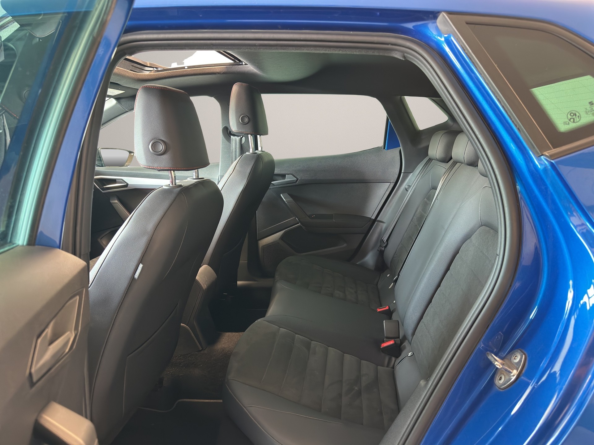 SEAT Ibiza 1.0 EcoTSI Hola FR DSG-image-10
