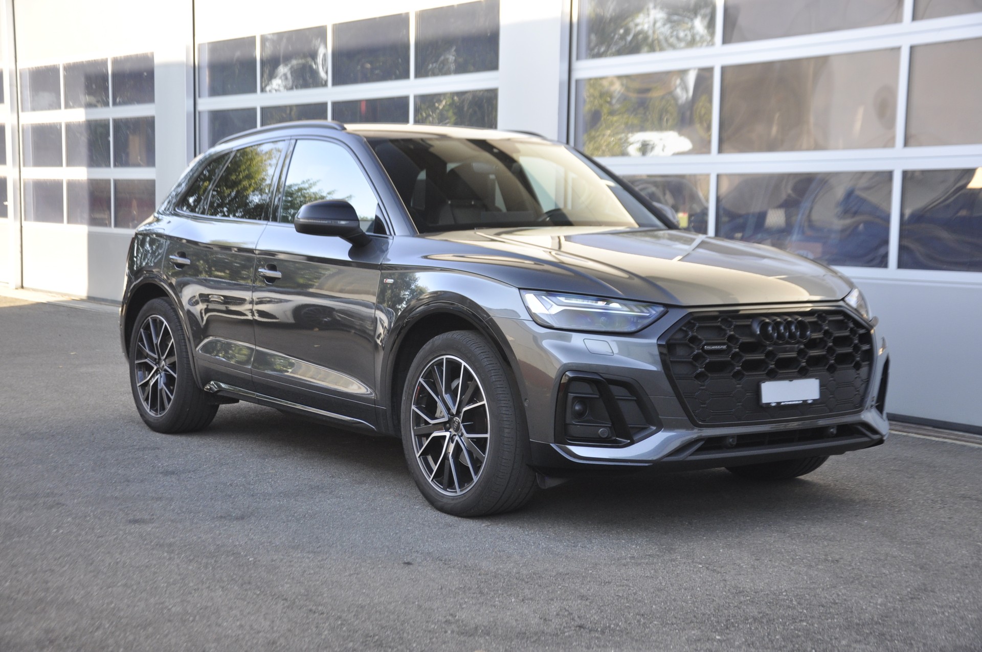 AUDI Q5 40 TDI Black Edition S line competition quattro S-tronic I Anhängerkupplung