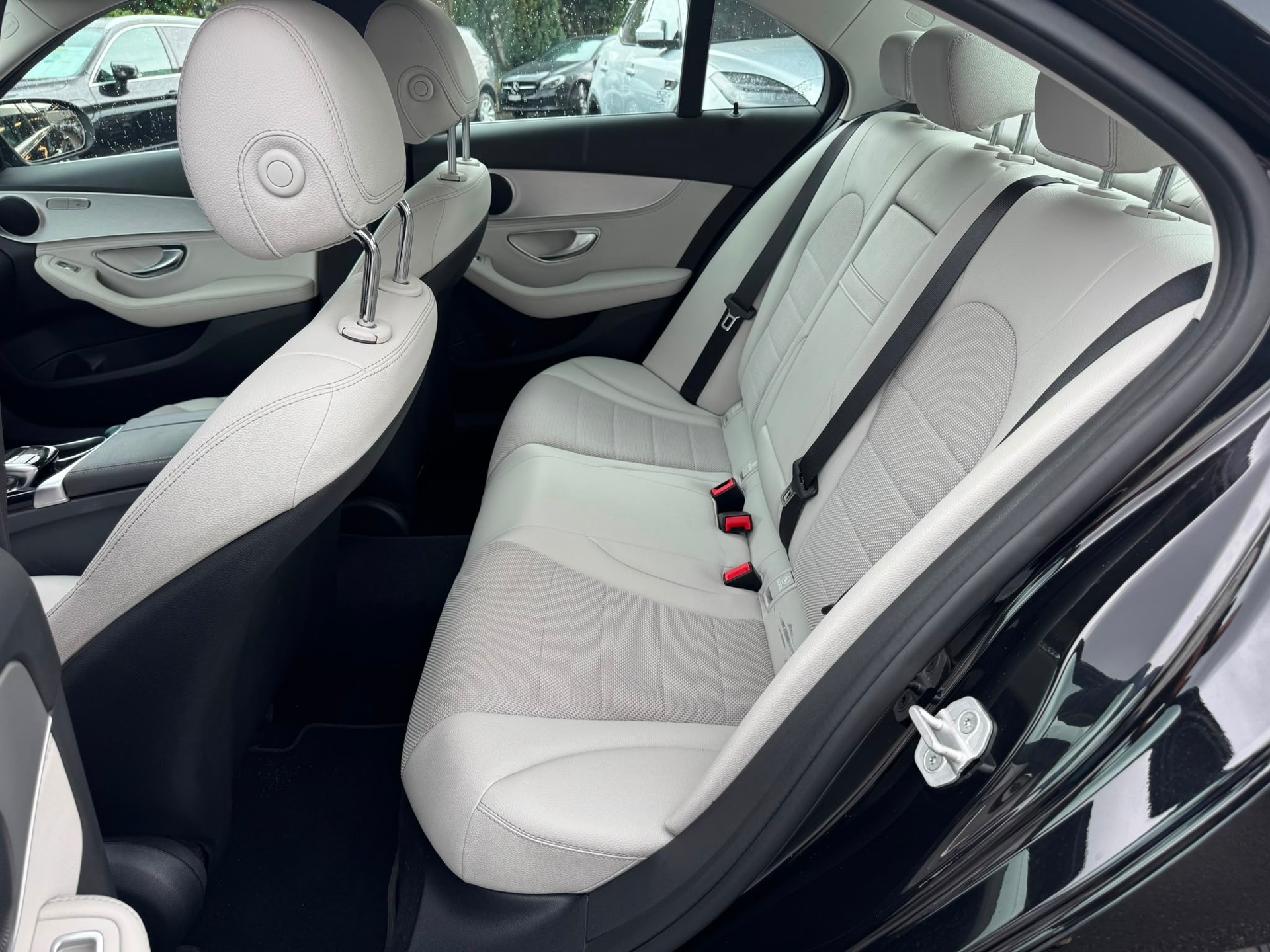 MERCEDES-BENZ C 200 Avantgarde-image-15