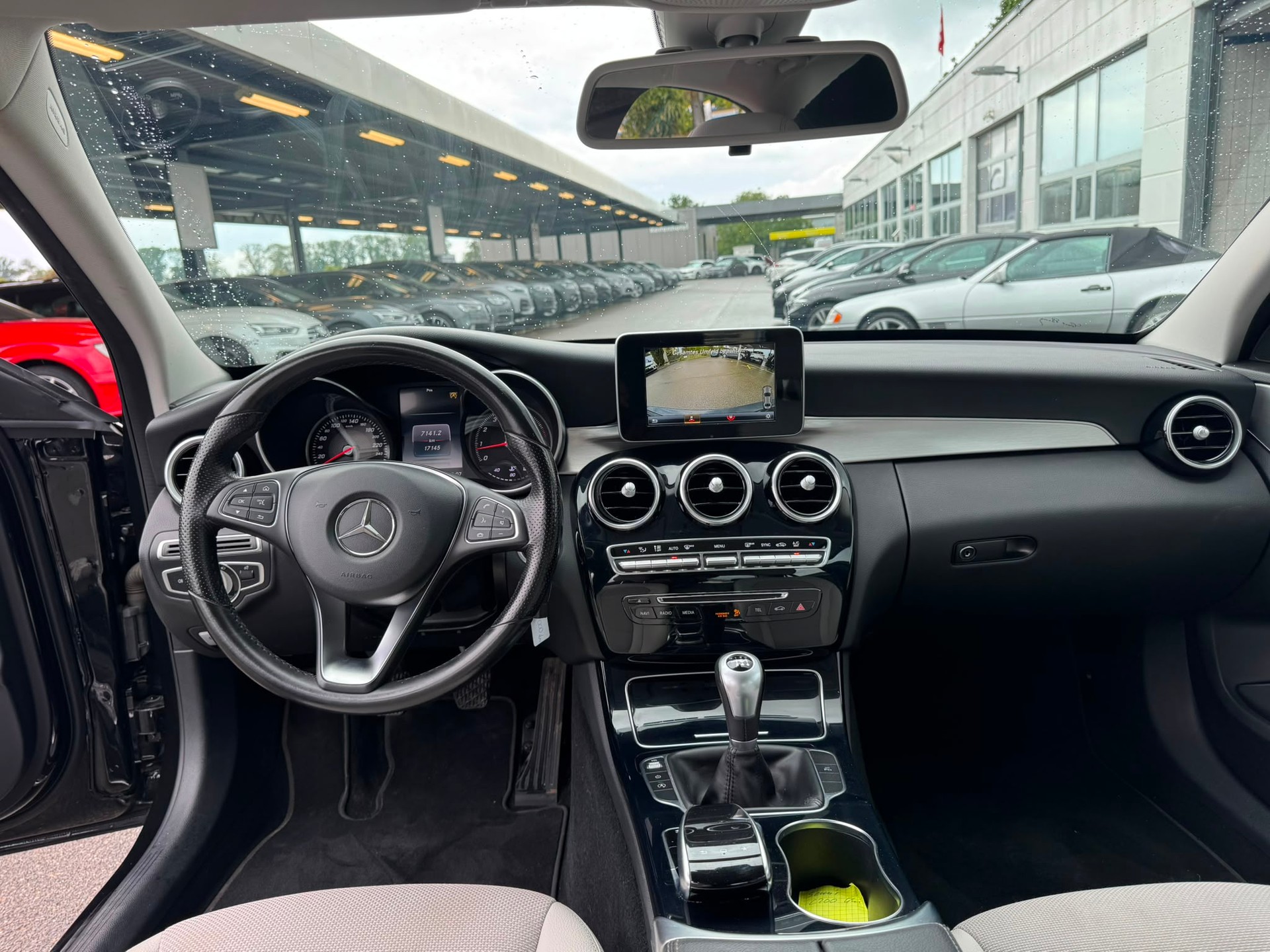 MERCEDES-BENZ C 200 Avantgarde-image-9