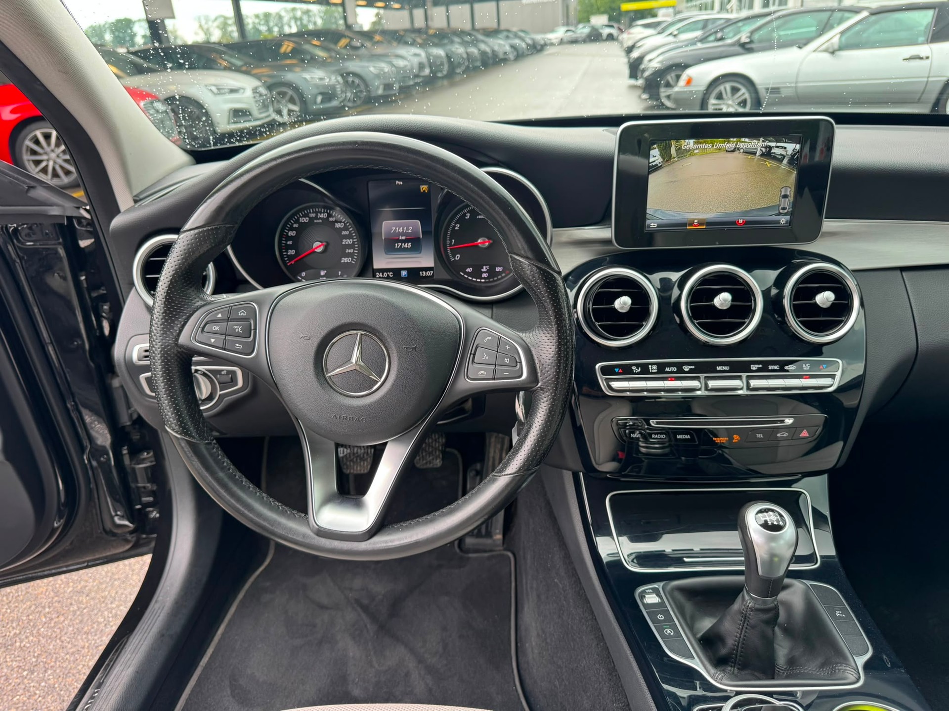 MERCEDES-BENZ C 200 Avantgarde-image-10