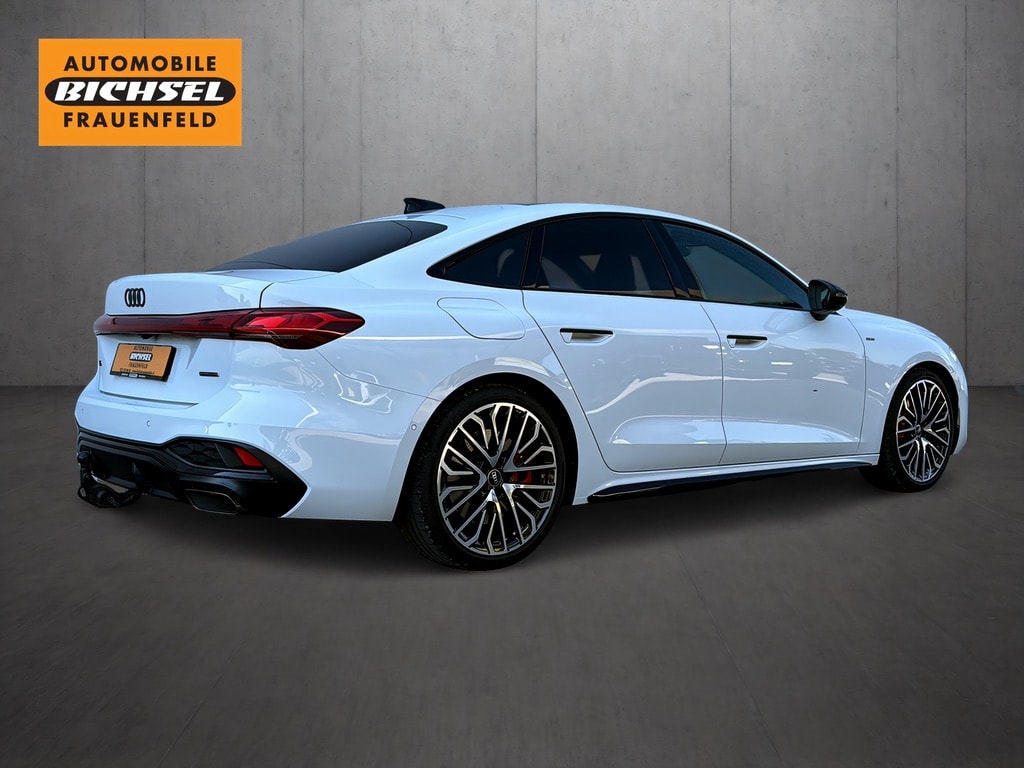AUDI A5 Limousine e-hybrid quattro 270 kW S tronic*Panodach, B&O Sound, Matrix-LED, Np;99'400.-Fr. (5-Jahre Garantie)-image-3