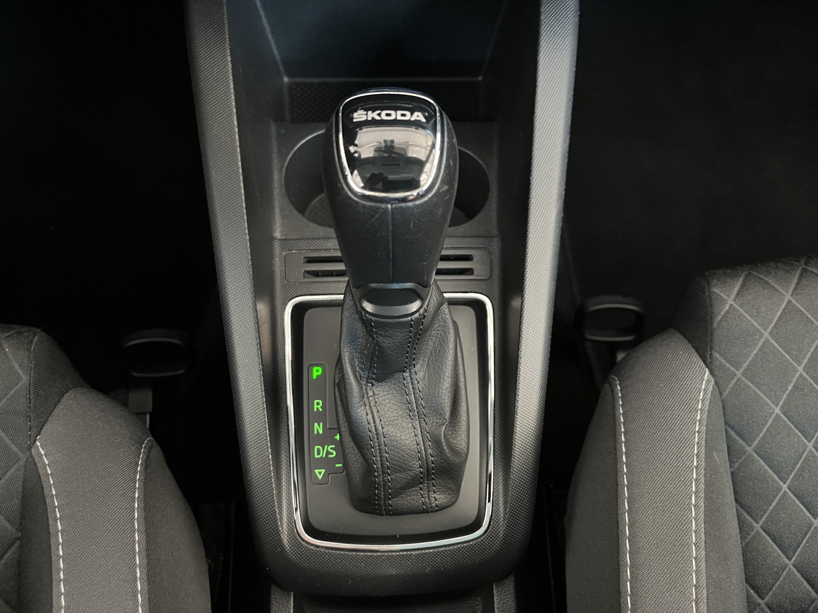 SKODA Fabia 1.0 TSI Style DSG-image-15