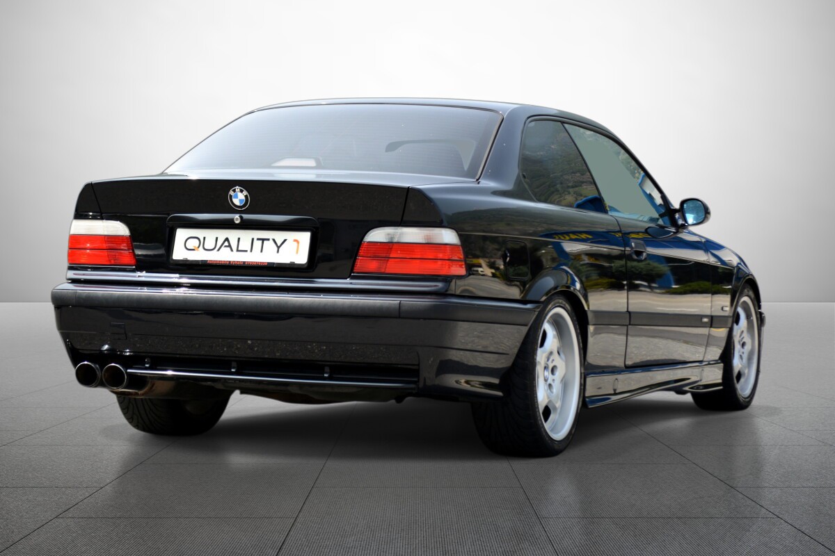 BMW 323i Coupé Sport Edition-image-5