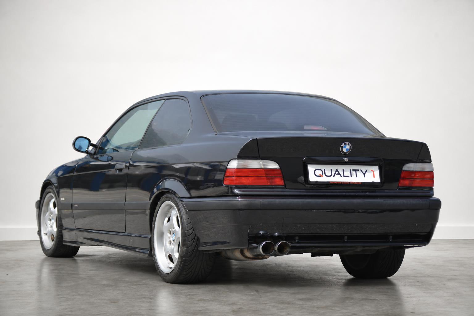 BMW 323i Coupé Sport Edition-image-5