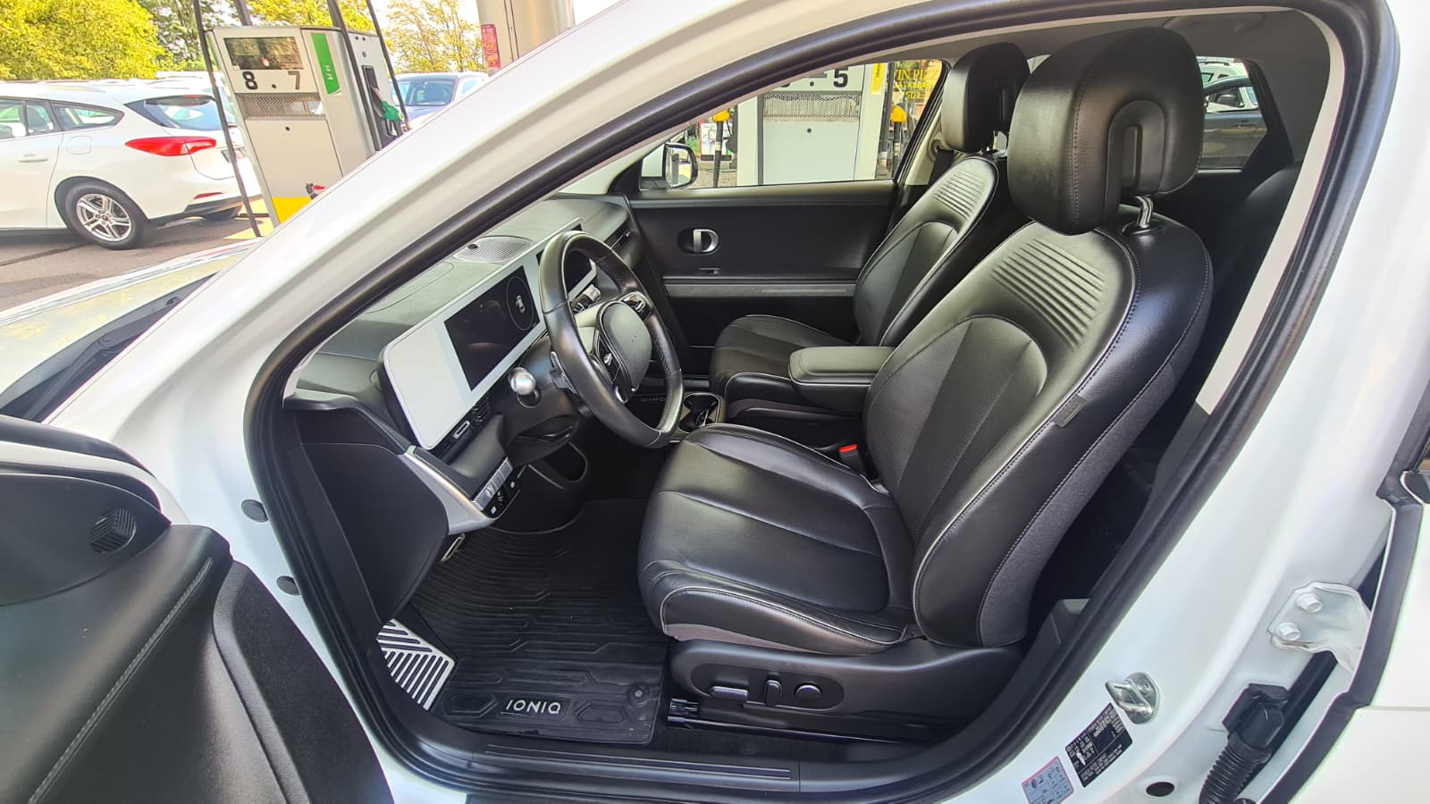 HYUNDAI Ioniq 5 77kWh Amplia 2WD ** Gr-Navi ** RF-Kamera 360° ** Sitzheizung V+H ** H-UP-Disp ** Anh-Kupplung 1600kg ** Modell 2024 **-image-16