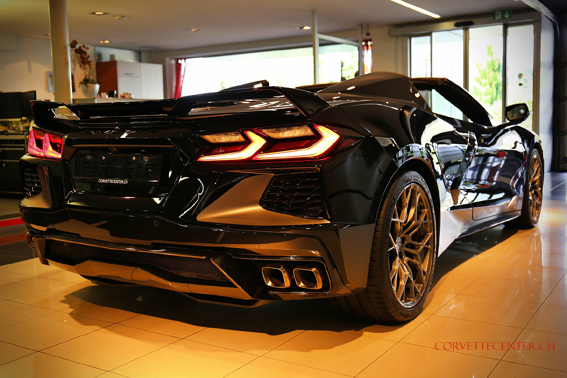 CHEVROLET Corvette Convertible 6.2 V8 Z51-image-8