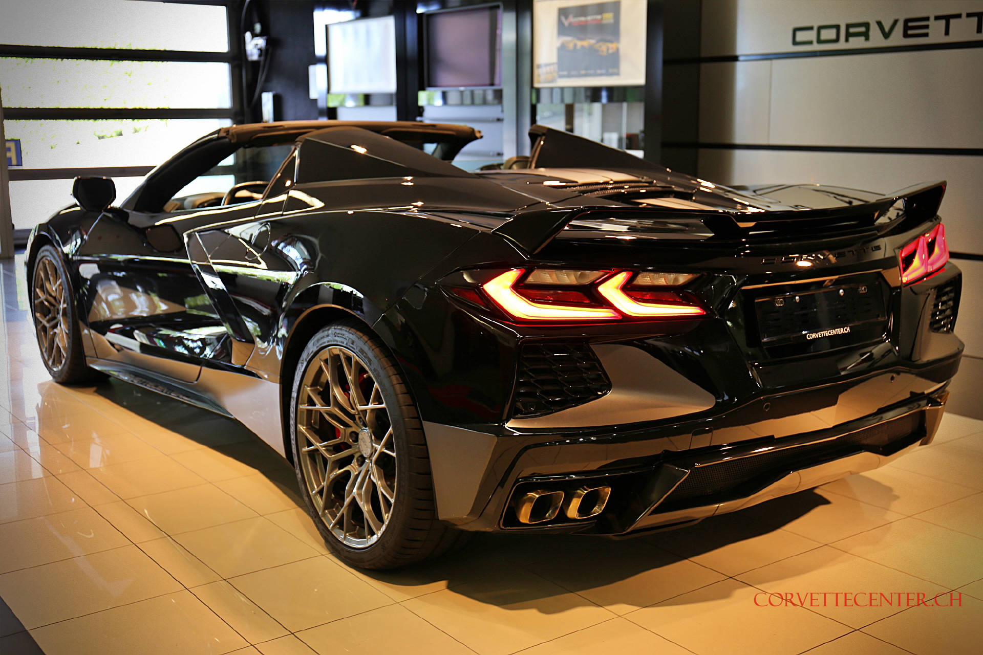 CHEVROLET Corvette Convertible 6.2 V8 Z51-image-5