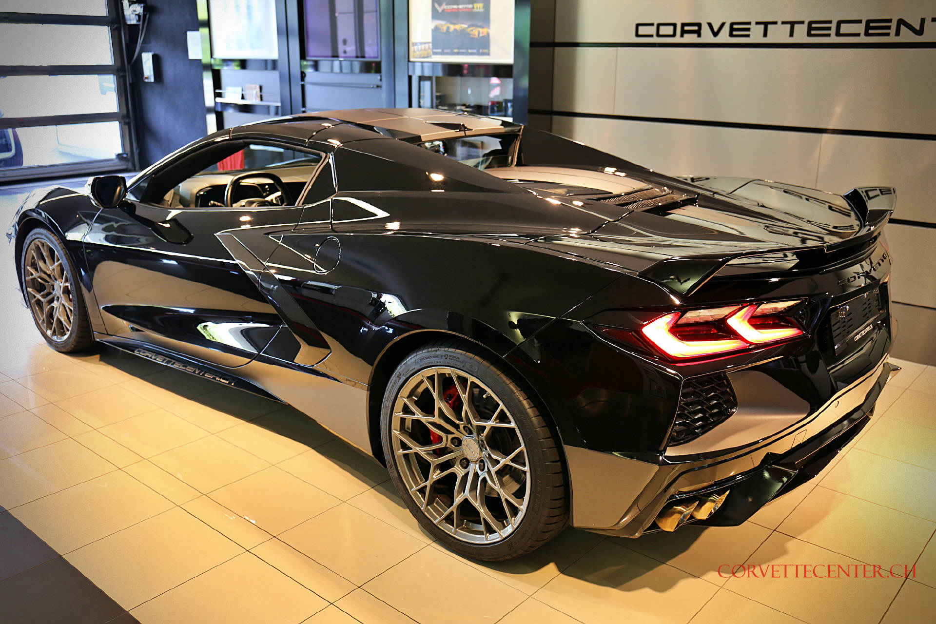 CHEVROLET Corvette Convertible 6.2 V8 Z51-image-18