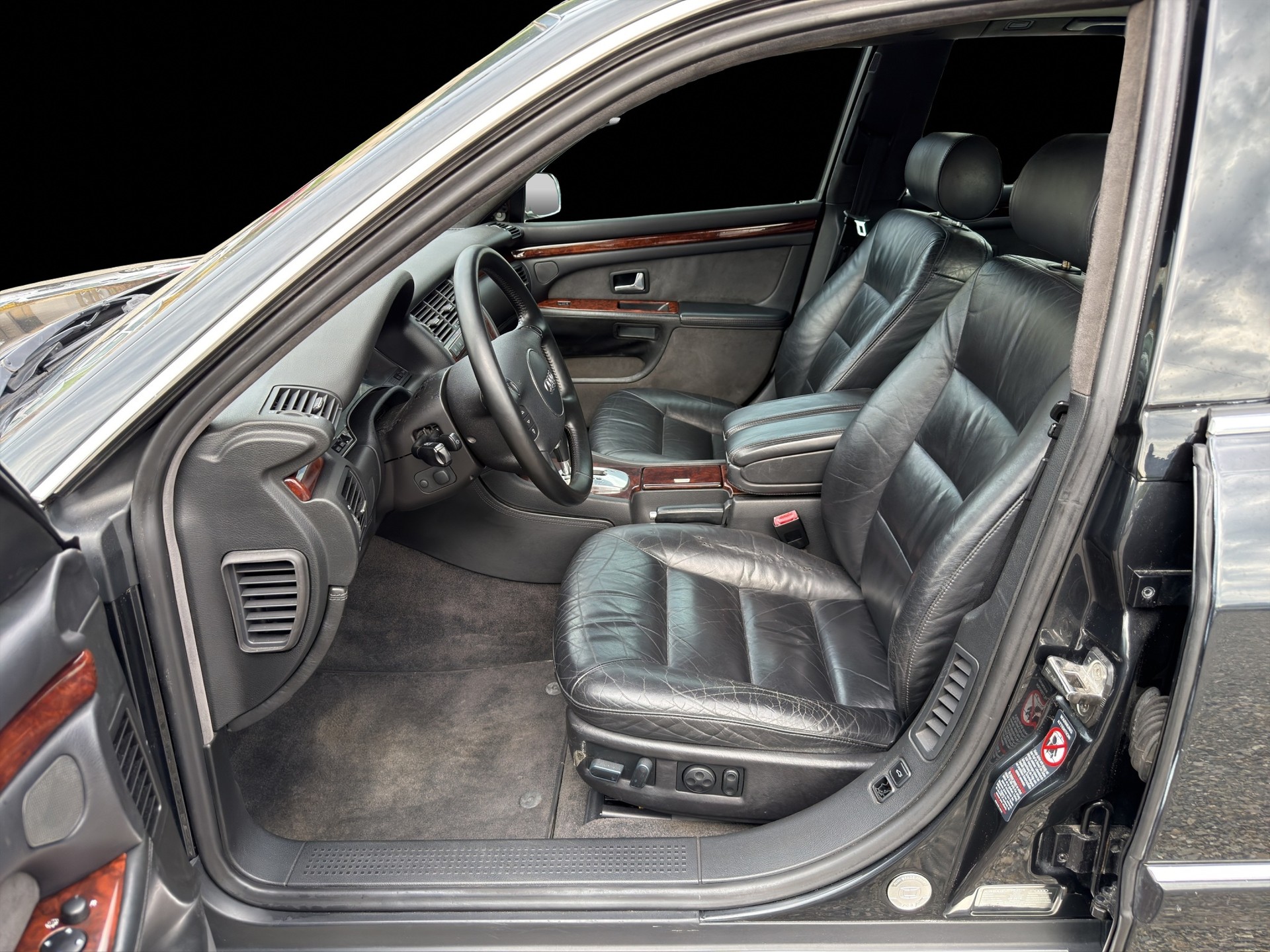 AUDI S8 4.2 quattro-image-7