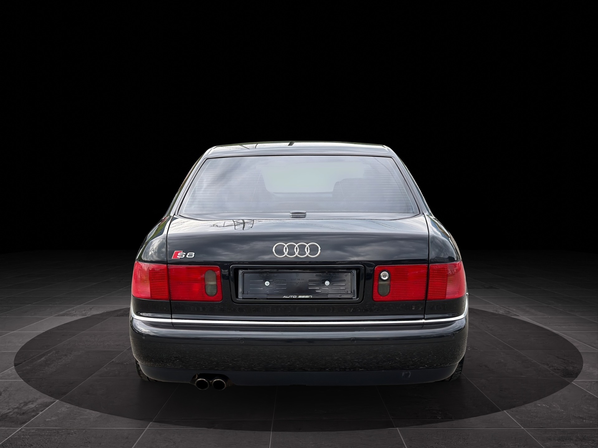 AUDI S8 4.2 quattro-image-2