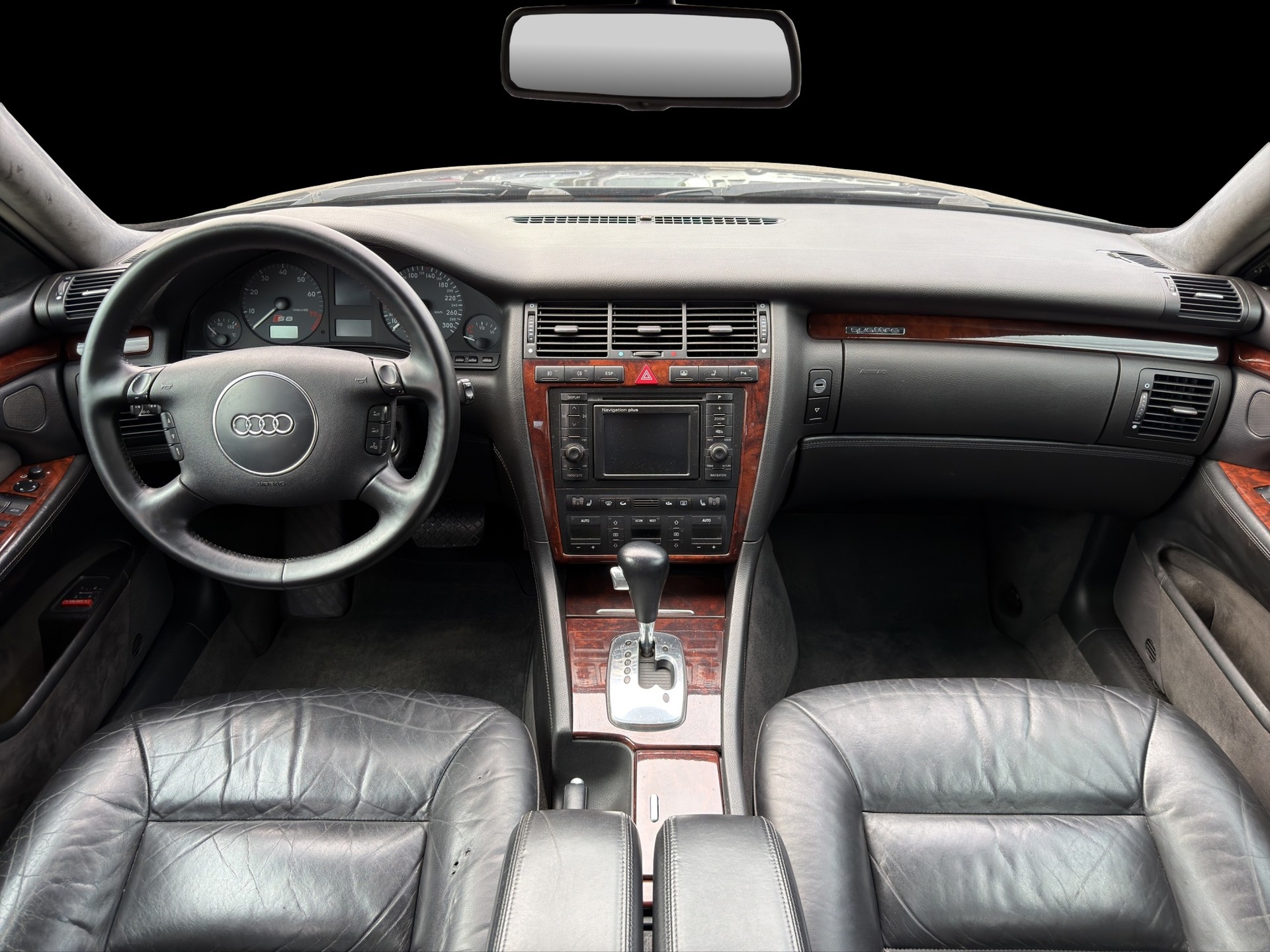 AUDI S8 4.2 quattro-image-11
