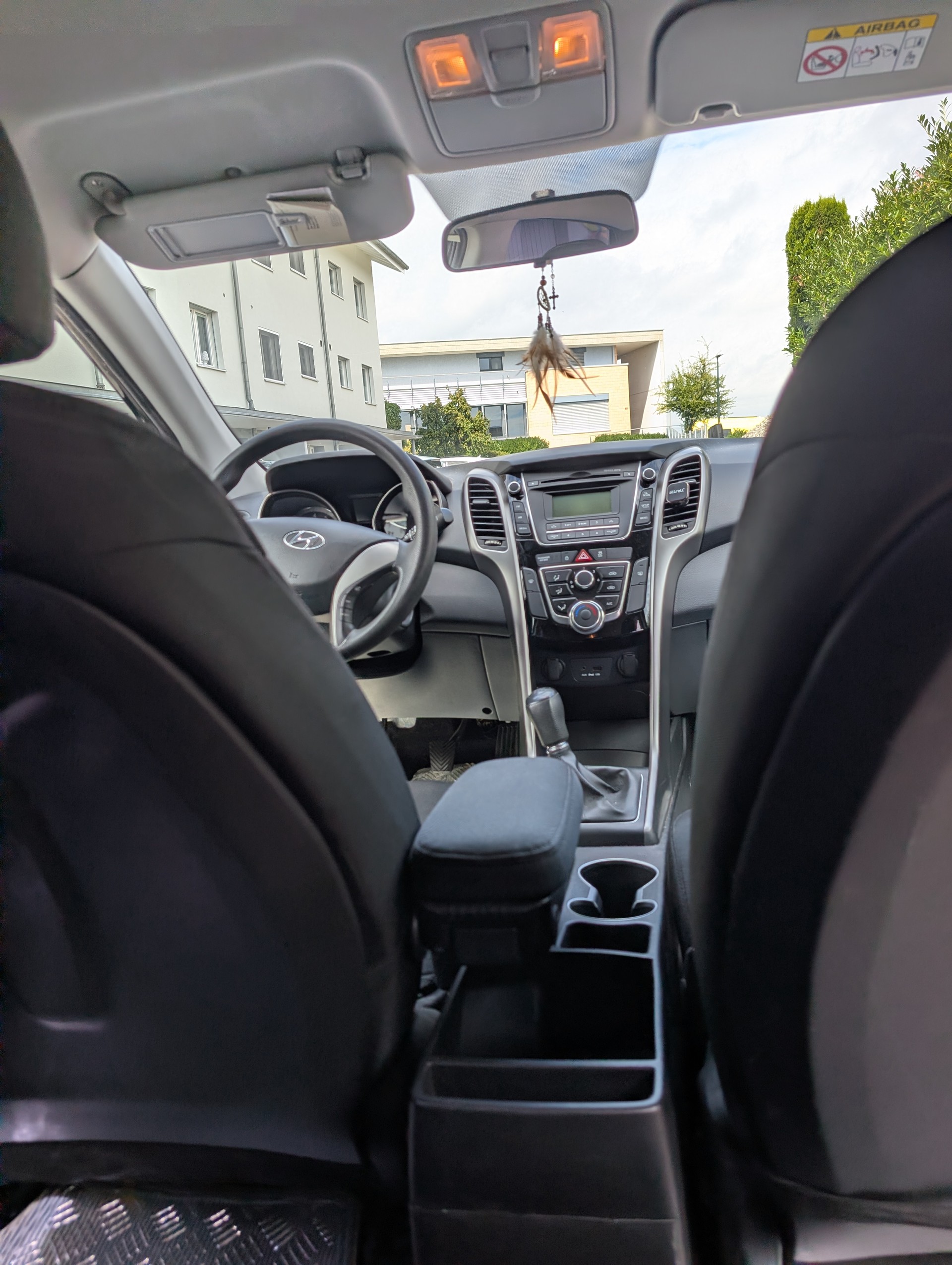 HYUNDAI 1.4 Comfort-image-4