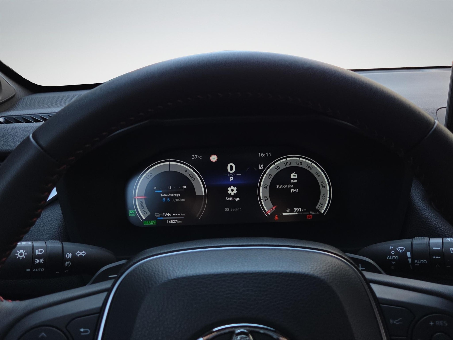 TOYOTA RAV4 2.5 Plug-In-Hybrid Platinum-image-10