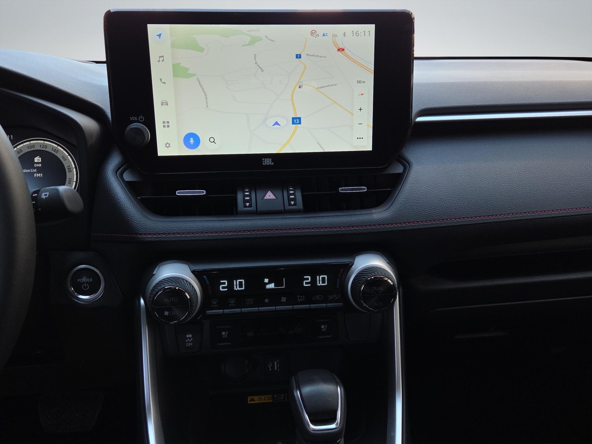 TOYOTA RAV4 2.5 Plug-In-Hybrid Platinum-image-12