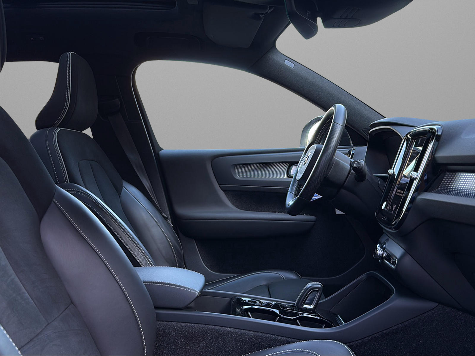 VOLVO XC40 T5 TwE R-Design DCT-image-9