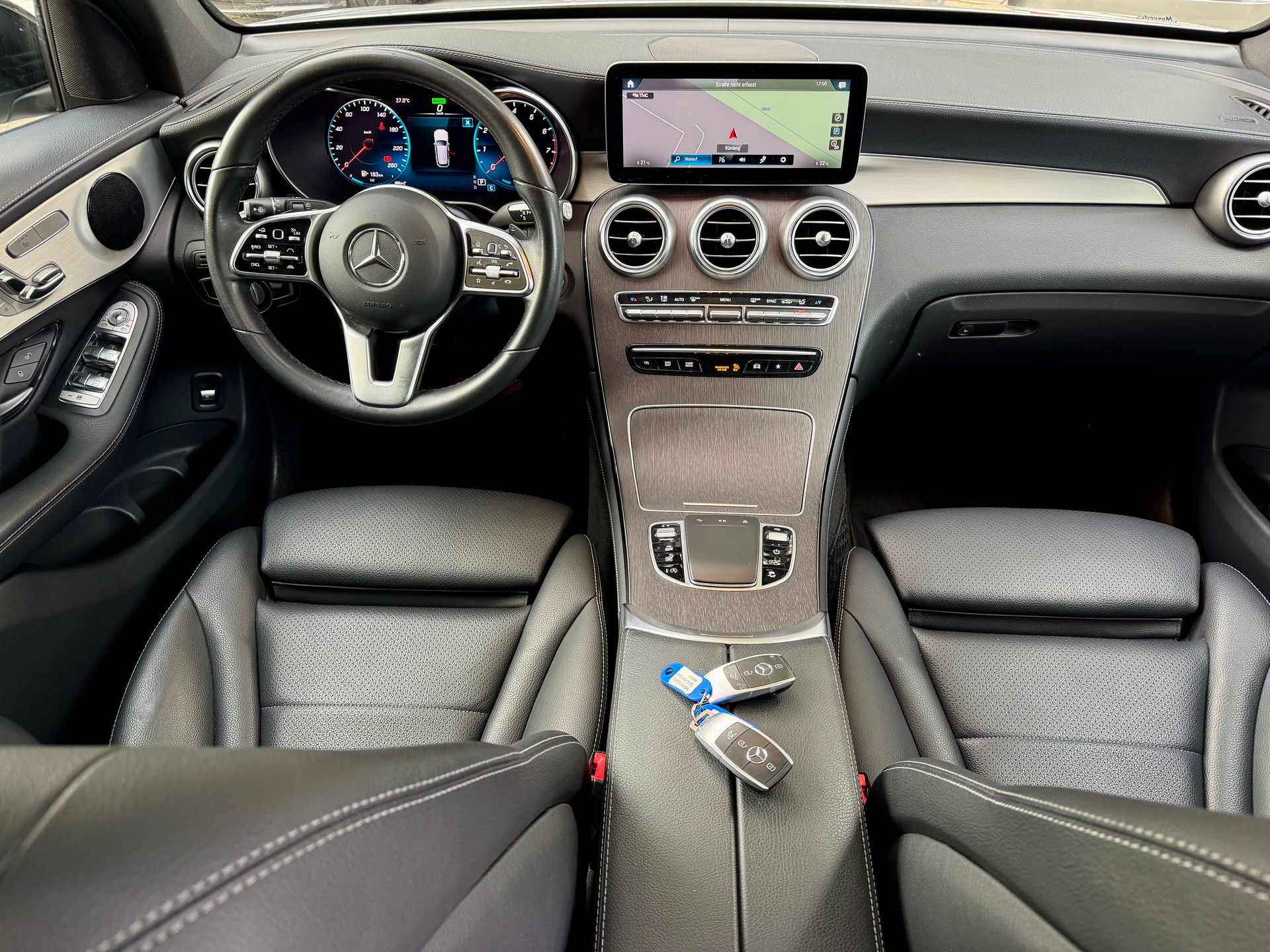 MERCEDES-BENZ GLC 200 4Matic 9G-Tronic - Night Paket - Panoramadach - 10 Jahre/100000 Km Gratis Service - 8-fach Alu --image-11