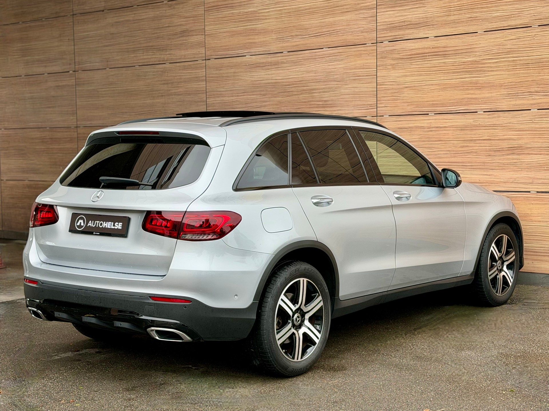 MERCEDES-BENZ GLC 200 4Matic 9G-Tronic - Night Paket - Panoramadach - 10 Jahre/100000 Km Gratis Service - 8-fach Alu --image-5