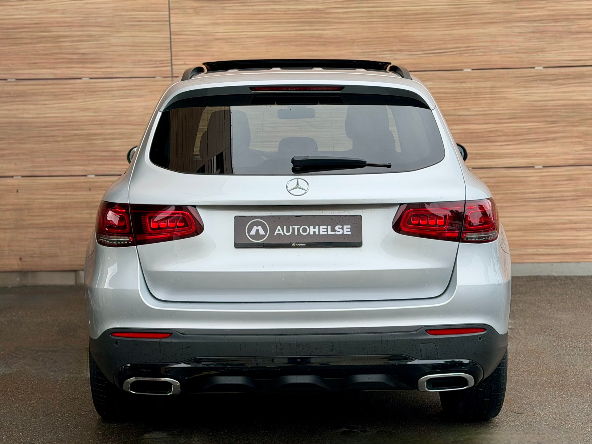 MERCEDES-BENZ GLC 200 4Matic 9G-Tronic - Night Paket - Panoramadach - 10 Jahre/100000 Km Gratis Service - 8-fach Alu --image-3