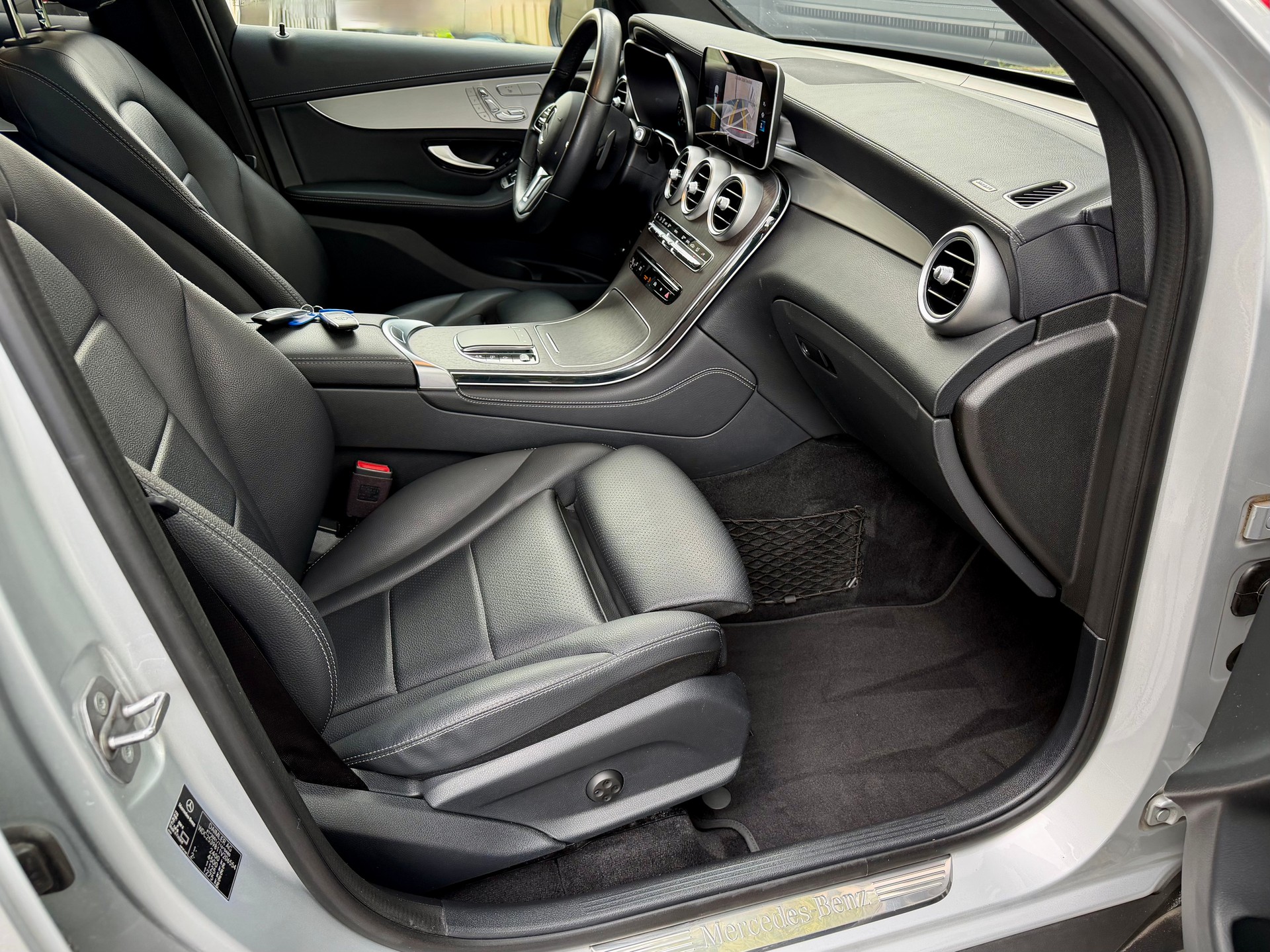 MERCEDES-BENZ GLC 200 4Matic 9G-Tronic - Night Paket - Panoramadach - 10 Jahre/100000 Km Gratis Service - 8-fach Alu --image-15