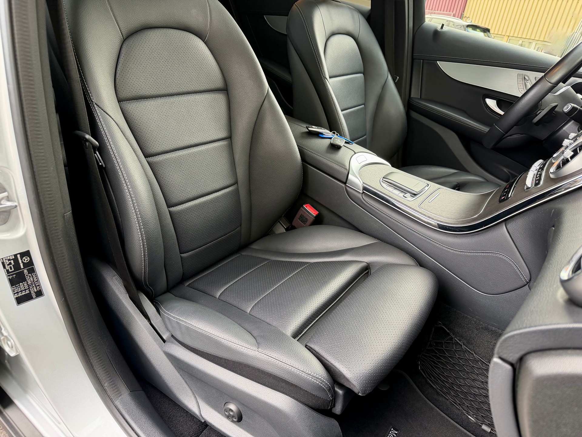 MERCEDES-BENZ GLC 200 4Matic 9G-Tronic - Night Paket - Panoramadach - 10 Jahre/100000 Km Gratis Service - 8-fach Alu --image-10