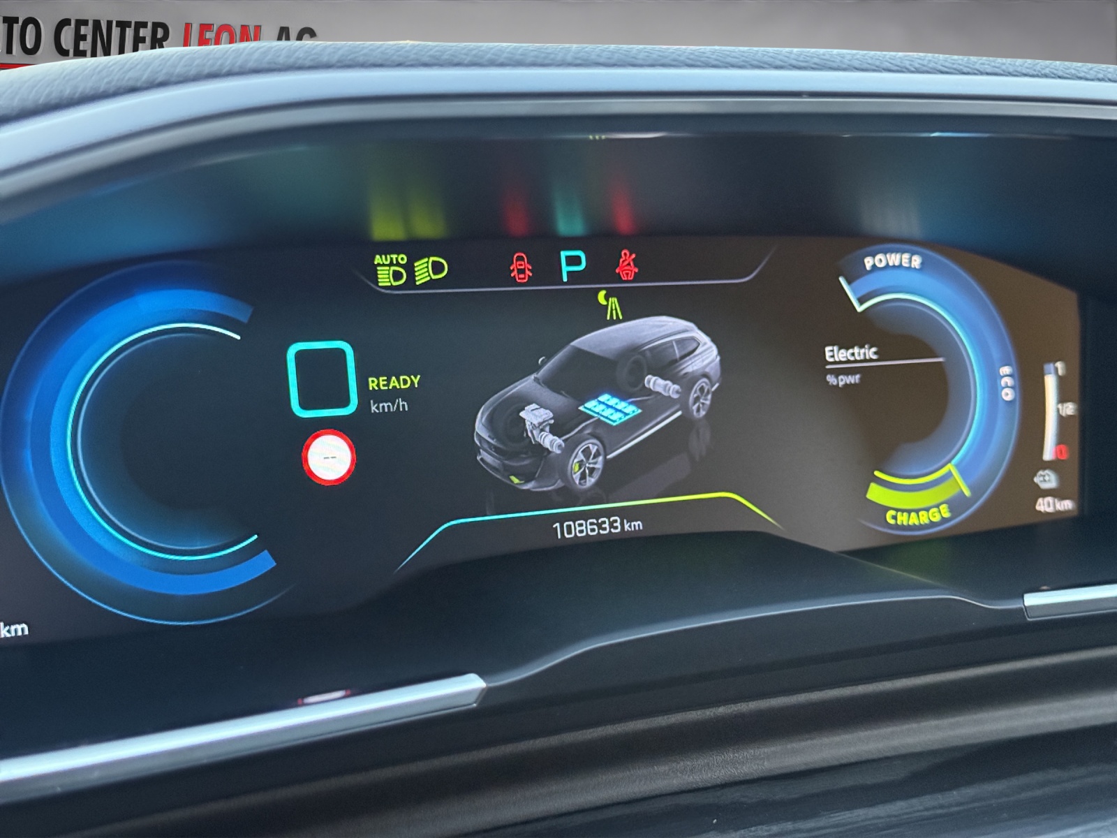 PEUGEOT 508 SW Hybrid4 360 e Sport Engineered-image-10