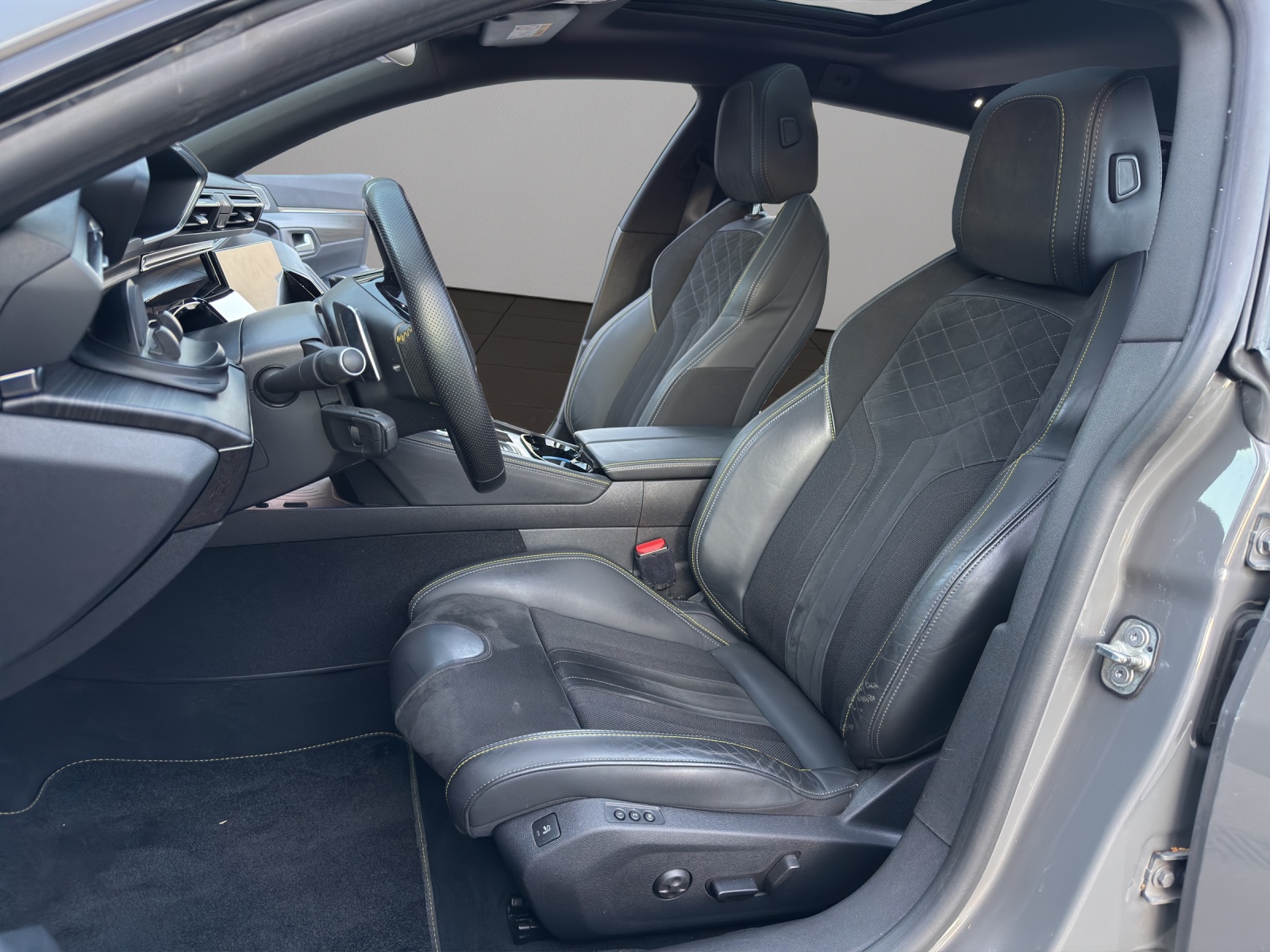 PEUGEOT 508 SW Hybrid4 360 e Sport Engineered-image-8