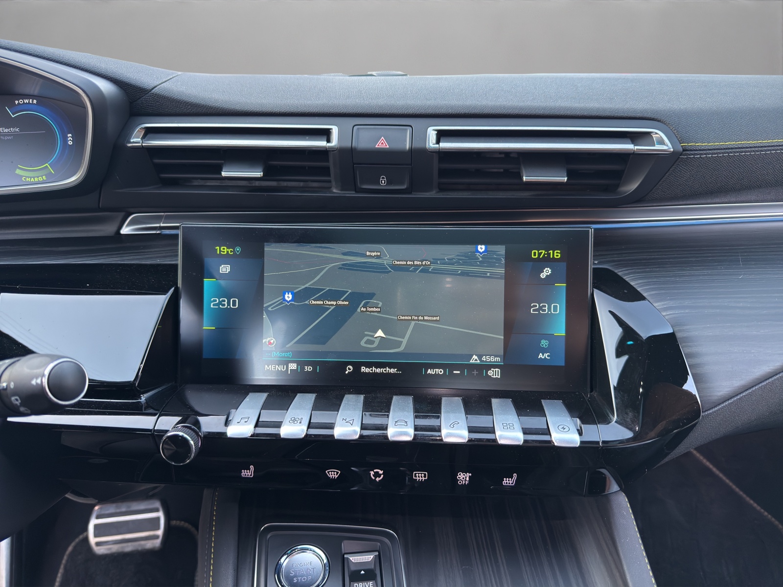 PEUGEOT 508 SW Hybrid4 360 e Sport Engineered-image-14