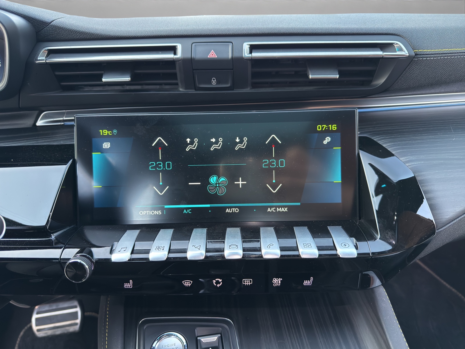 PEUGEOT 508 SW Hybrid4 360 e Sport Engineered-image-15