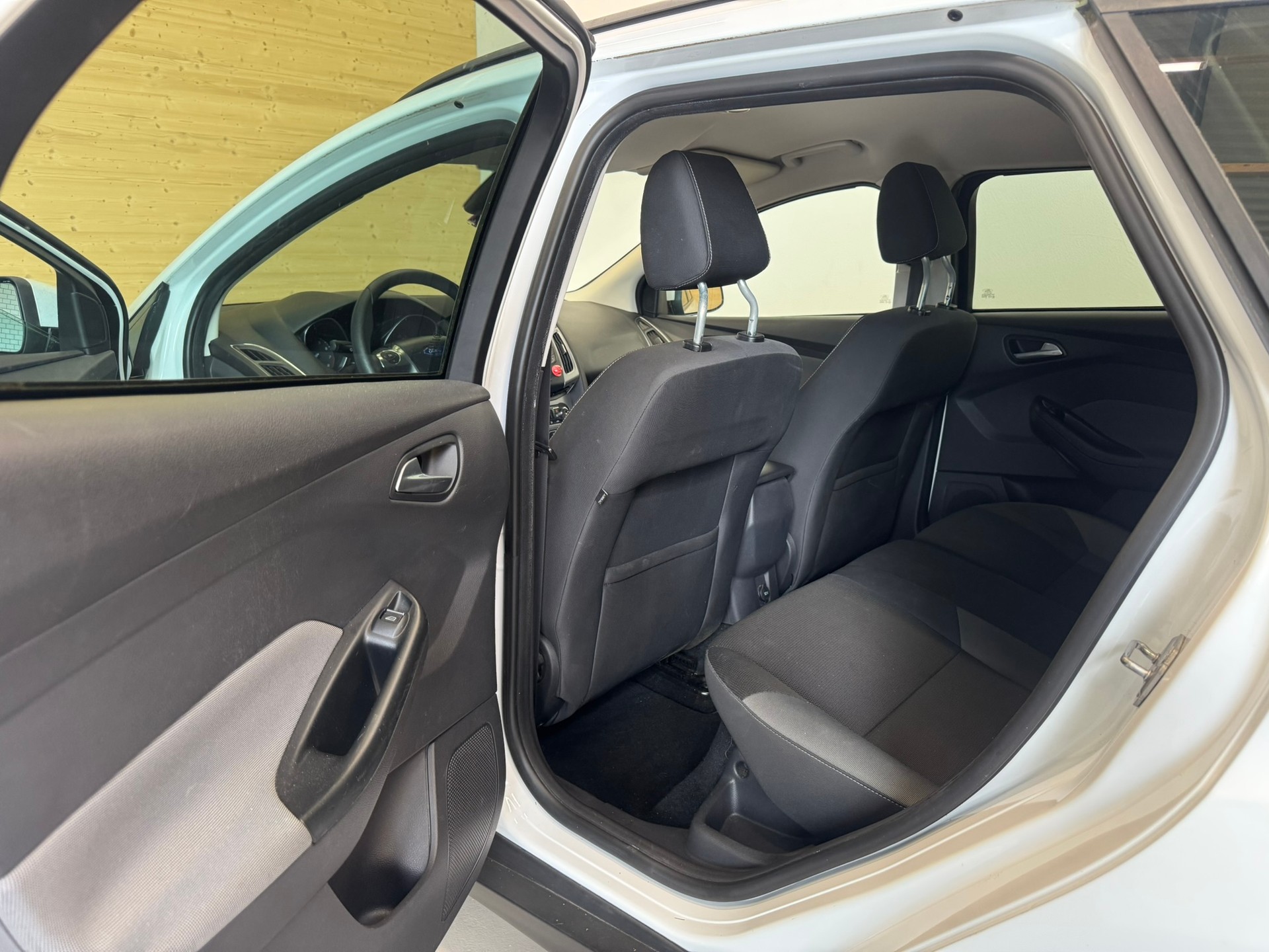 FORD Focus 1.0 SCTi Carving-image-13