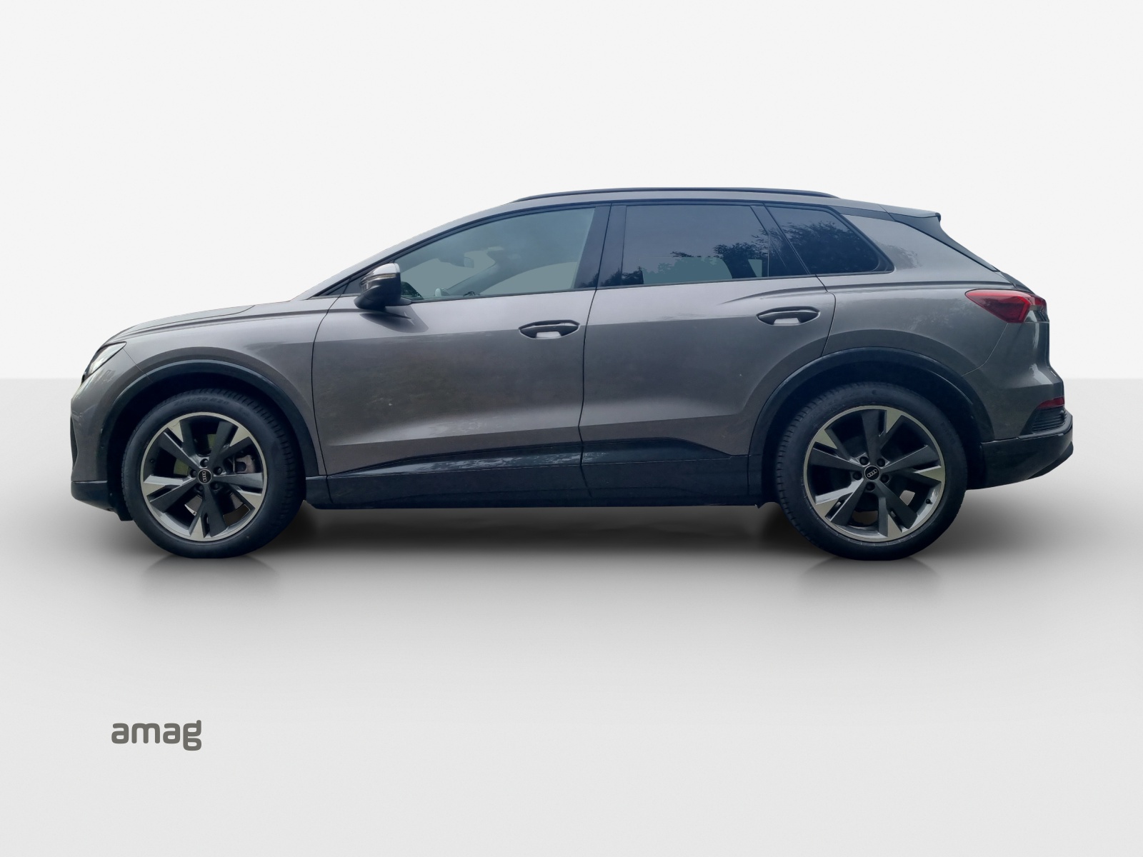 AUDI Q4 e-tron 45 quattro-showroom-element-1