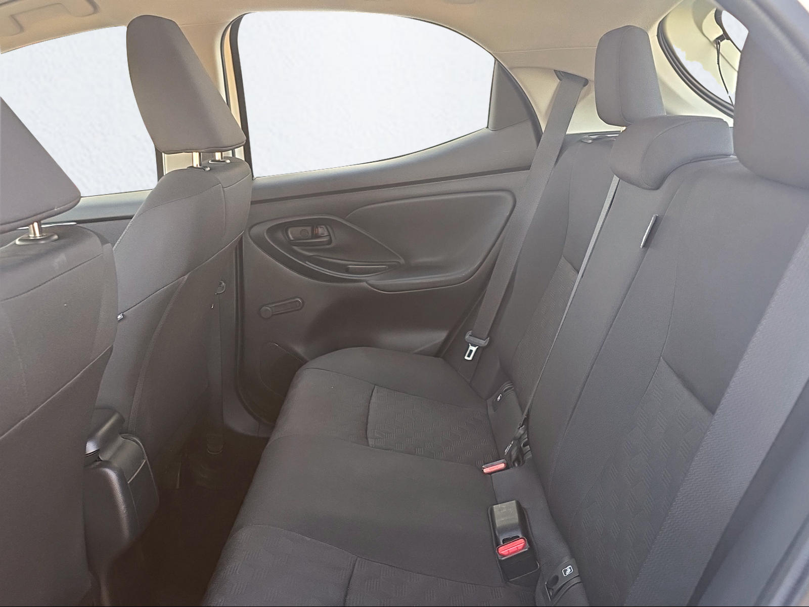 TOYOTA Yaris 1.5 Comfort e-CVT-image-13
