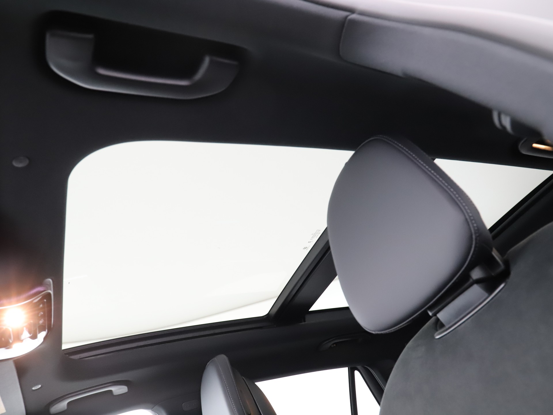 MERCEDES-BENZ GLC 300 e 4M EQ Star-image-11