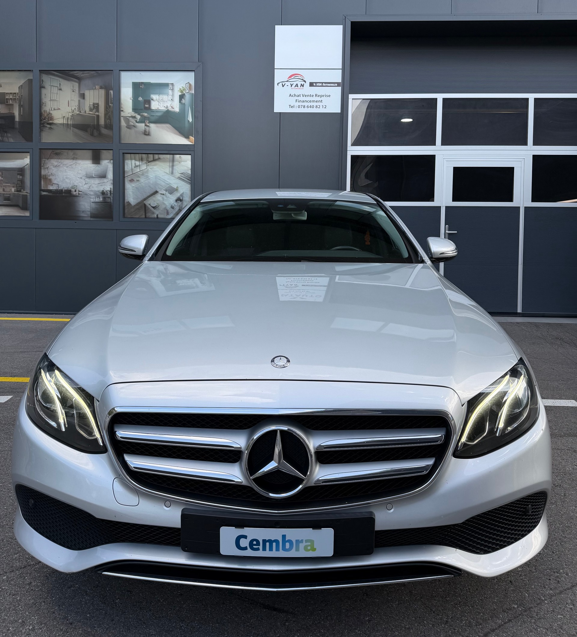 MERCEDES-BENZ E 200 4Matic 9G-Tronic-image-2