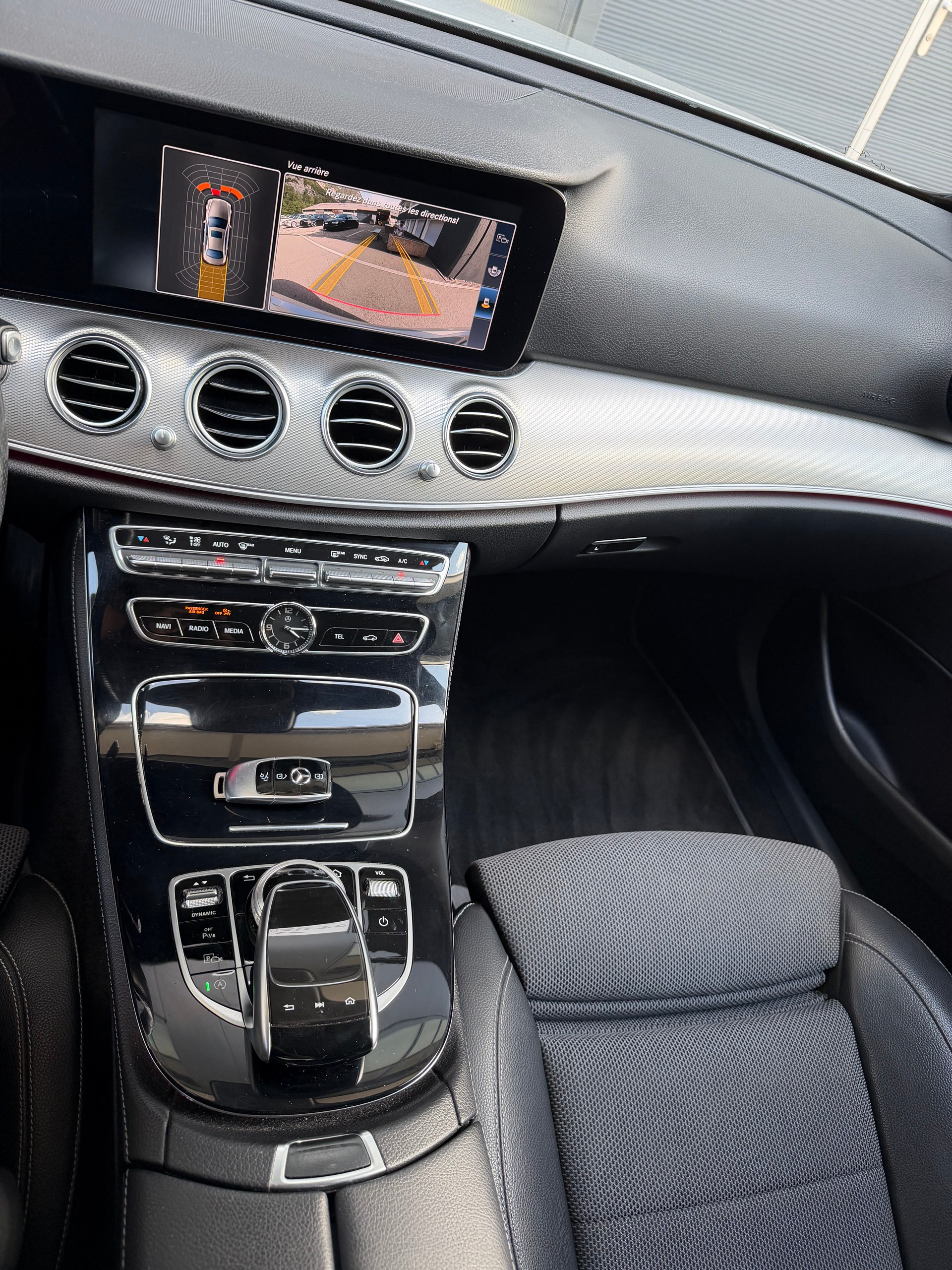 MERCEDES-BENZ E 200 4Matic 9G-Tronic-image-13